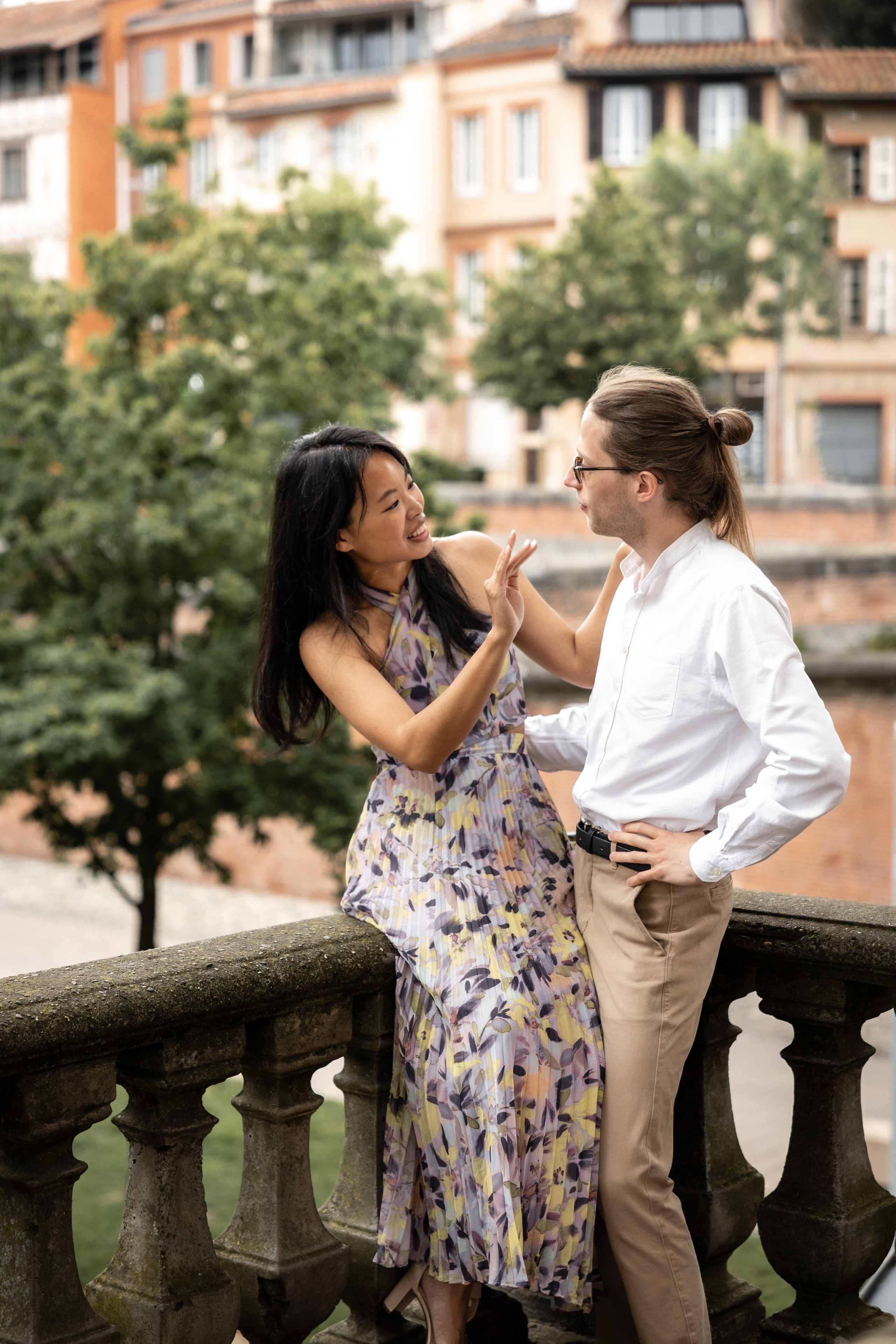 Séance photo de fiançailles à Toulouse. Eugénie Smirnova — Photographe à Toulouse et dans le Sud-Ouest