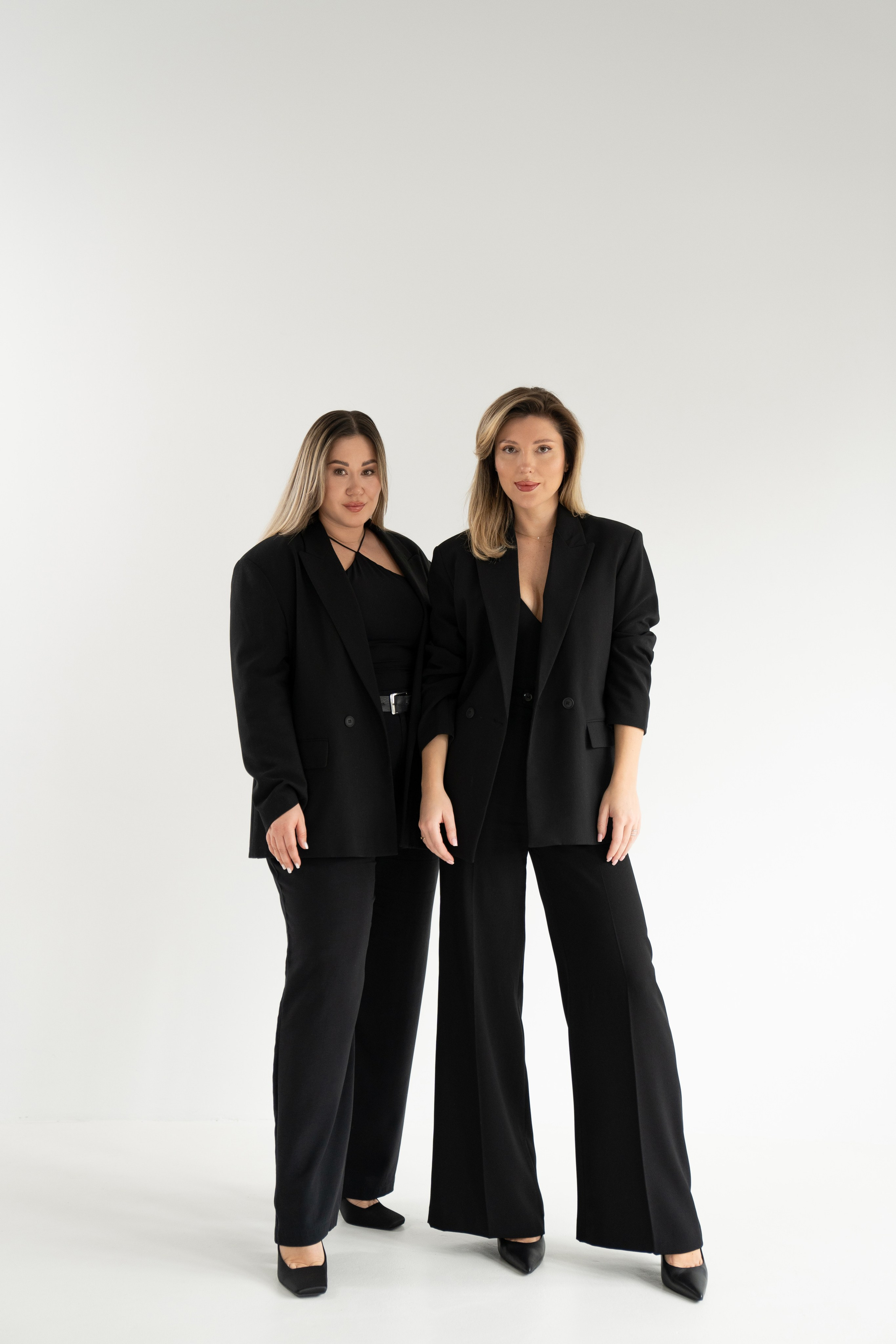 Professioneller Studiofotograf in München – Fotos, Content Creation, Shooting für jeden Anlass. Fotostudio Aesthetic Space in München. Fotostudio mieten ab 1 Stunde