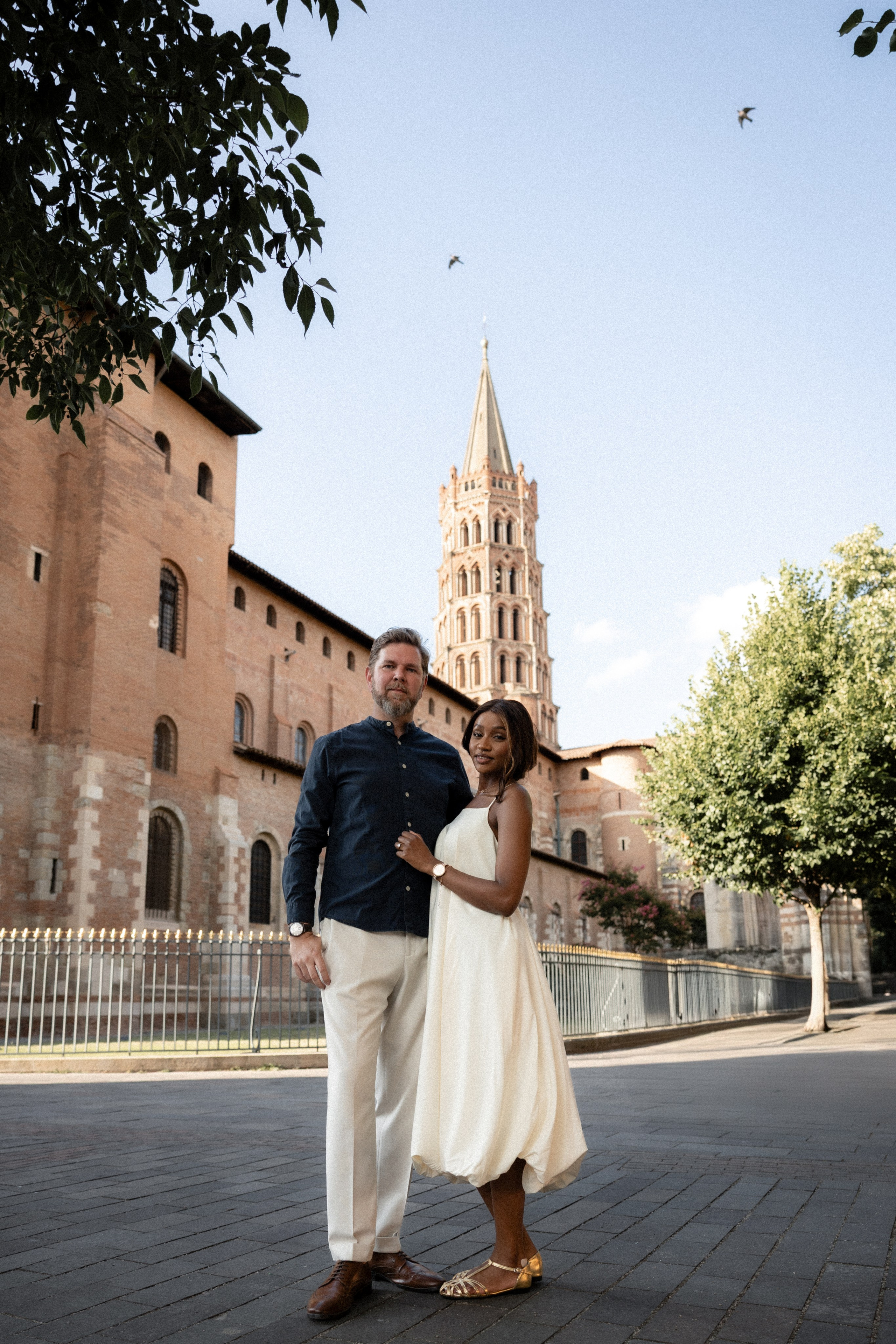 Engagement loves tory photoshoot in Toulouse. Anah & Andrew. Eugenie Smirnova — wedding, corporate and lifestyle photographer in Toulouse and Southwest France
