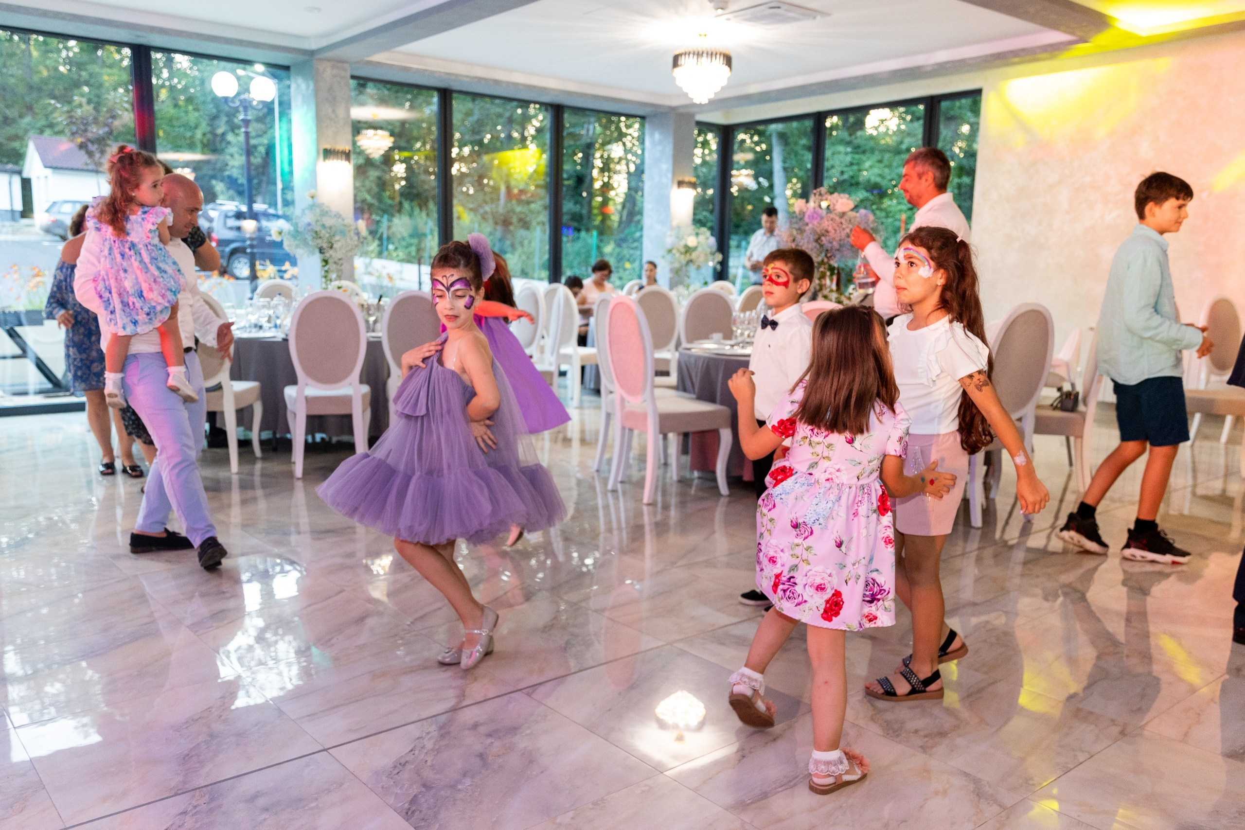 fotograf botez , fotografie botez Botoșani, fotograf Alin Chirilă, amintiri botez, fotografii botez, botez Miruna Parascheva, fotograf copii, fotografie botez în Botoșani-alt="botez , fotografie botez Alin Chirilă, amintiri botez, fotografii emoționante botez Botoșani"-- fotografii-botez-bebelus- amintiri-botez-micuț- moment-sfânt-crestinare- fotografie-emotionanta-botez- detalii-botez-bebelusi- parinti-fericiti-la-botez- fotograf-botez-profesionist- botez-in-biserica-ortodoxa- micuț-botezat-cu-emoție- zâmbete-și-lacrimi-la-botez- bebeluș-la-cristelniță- decor-botez-colorat- botez-cu-dragoste-și-credință- emotie-pura-la-botez- fotograf-botez-botosani- botez-iasi-suceava-fotograf- amintiri-nepretuite-botez-- Preotul ținându-l pe micuțul Mathias Gabriel la botez, în biserica Înălțarea Domnului, Copălău - Detalii de la botezul lui Mathias – lumânare, trusou și icoană - Familia lui Mathias Gabriel alături de micuț, în ziua botezului - Portret emoționant cu mama și bebelușul în brațe, în biserică,fotograf profesionist evenimente Botoșani, Iași, Suceava, Fălticeni, Bacău, Pașcani, Roman - AlinoFotoStudio by Alin Chirilă - servicii foto nuntă, botez, cununie, ședințe foto creative, albume personalizate, fotografii emoționante și calitative pentru cele mai importante momente din viață,fotograf nuntă Botoșani Alin Chirilă, ședință foto botez Iași - AlinoFotoStudio, servicii fotograf profesionist evenimente Suceava, fotograf cununie civilă Fălticeni - Alin Chirilă, album foto nuntă personalizat Bacău.“Bebeluș botezat în biserică, ținut în brațe de nași” • “Detaliu cu lumânarea de botez decorată cu flori albe” • “Părinți emoționați alături de copilul lor la ceremonia de botez” • “Masa festivă de botez cu decor tematic și tort personalizat” • “Momentul în care preotul toarnă apă sfințită pe fruntea bebelușului” “Bebeluș în rochie albă de botez, zâmbind în brațele mamei” • “Detaliu cu cruciulița de botez așezată pe o pernă de satin” • “Părinți și nași aprinzând lumânările în timpul ceremoniei de botez” • “Tort de botez decorat cu figurine tematice și numele copilului” • “Copil botezat dormind liniștit în pătuțul decorat festiv” • “Momentul în care preotul binecuvântează copilul în fața altarului” • “Invitați adunându-se în jurul mesei festive la petrecerea de botez” • “Bebeluș ținând în mână o jucărie personalizată primită la botez” • “Familie fericită pozând împreună după ceremonia de botez” • “Decor tematic cu baloane și flori la locația petrecerii de botez” fotograf Botoșani fotograf evenimente fotograf botez Alin Chirila fotograf alinofotostudio.fotograf botez Amelis Maria, fotografie botez Botoșani, fotograf Alin Chirilă, amintiri botez, fotografii botez, botez Amelis Maria, fotograf copii, fotografie botez în Botoșani,