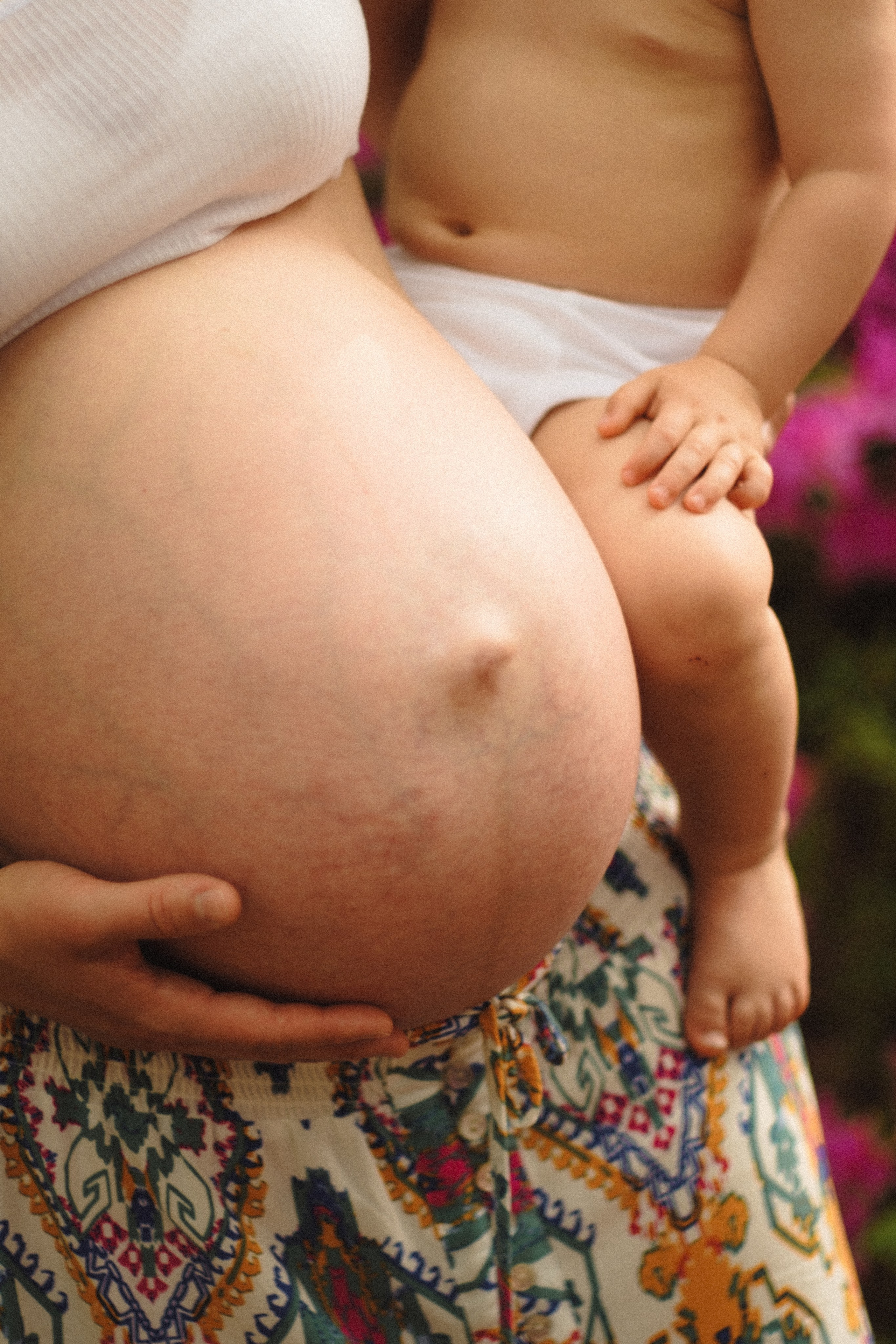 Spring Maternity Session at Bryan Park in Richmond, VA. Family Photographer Anna Dobrovolskaia | Richmond, VA