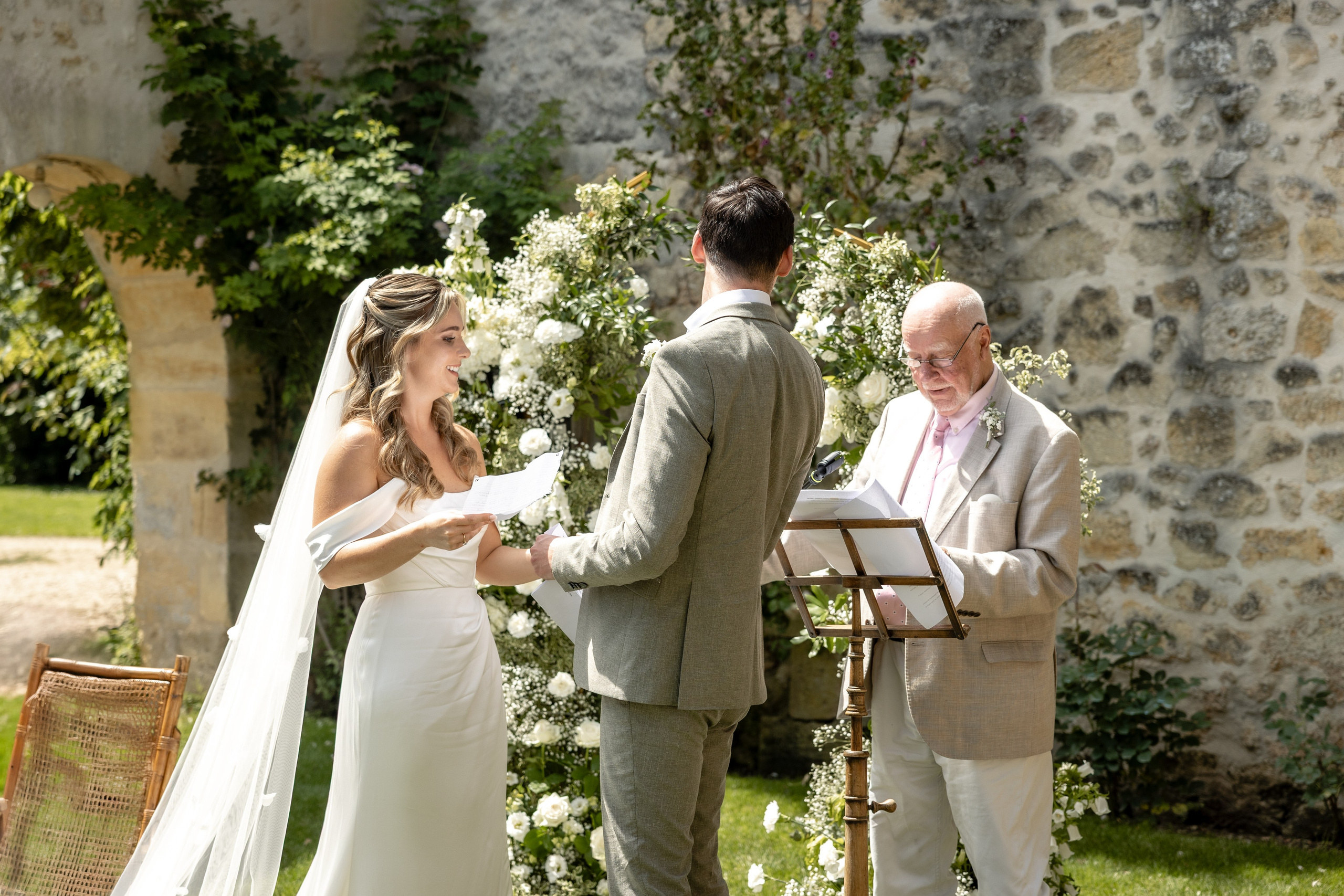 Sarah & Sean — a fairytale wedding at Château Sentout. Eugenie Smirnova — wedding, corporate and lifestyle photographer in Toulouse and Southwest France