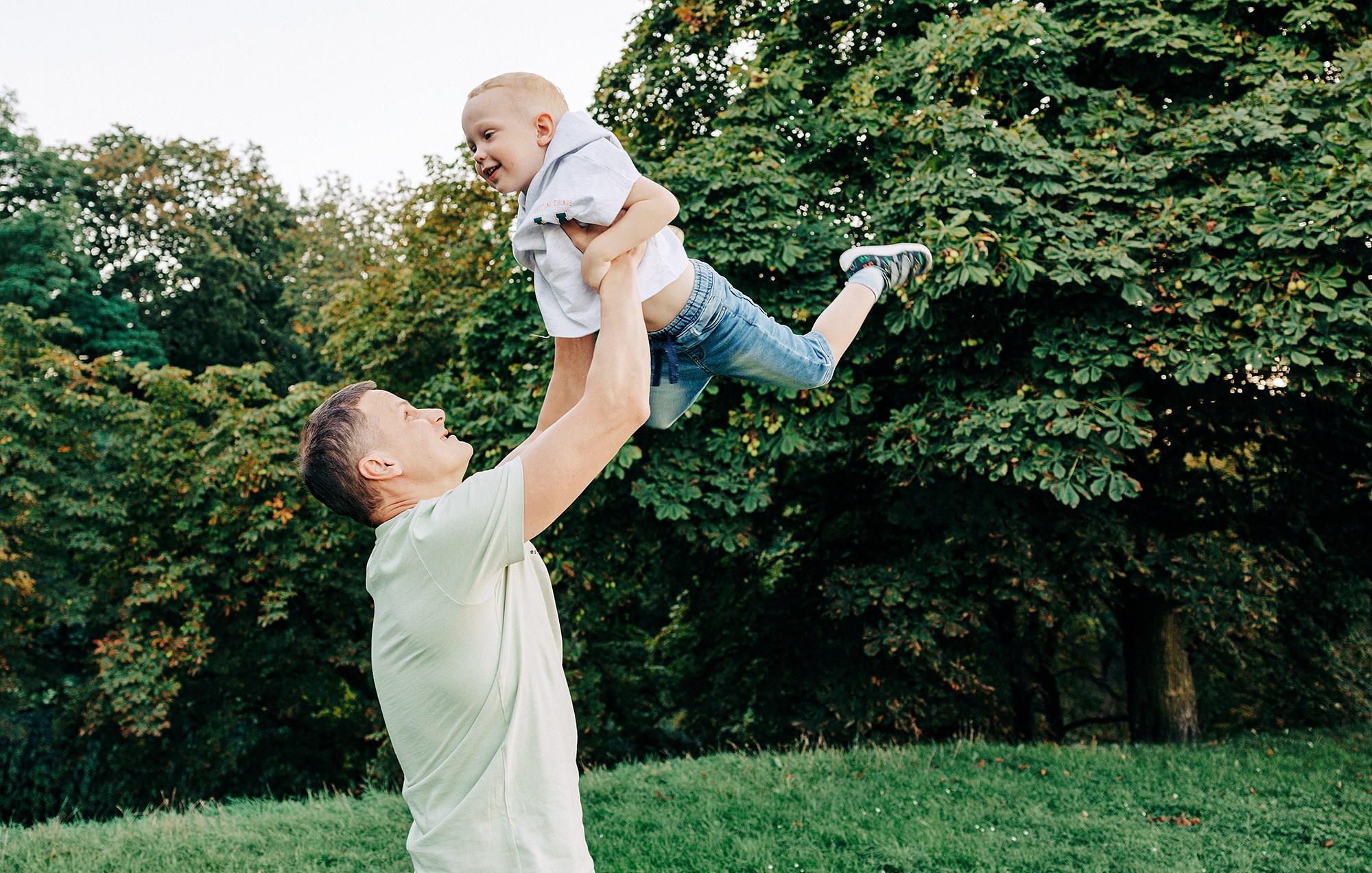 Таня, Андрей и Паша на прогулке. Family and wedding photographer in Prague Natalia Fedori