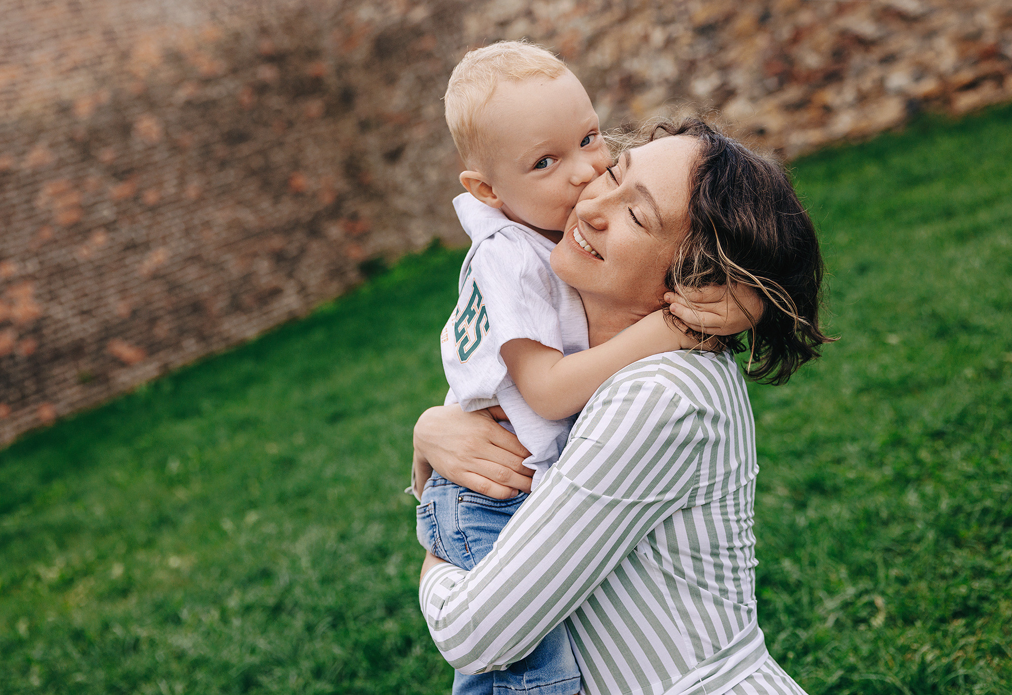 Таня, Андрей и Паша на прогулке. Family and wedding photographer in Prague Natalia Fedori