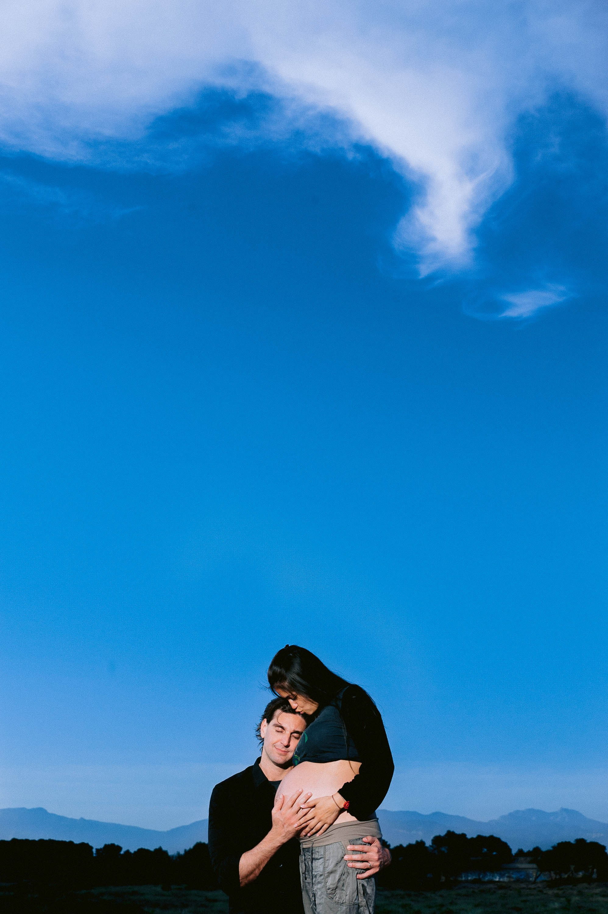 Pregnant couple photo session in Mallorca