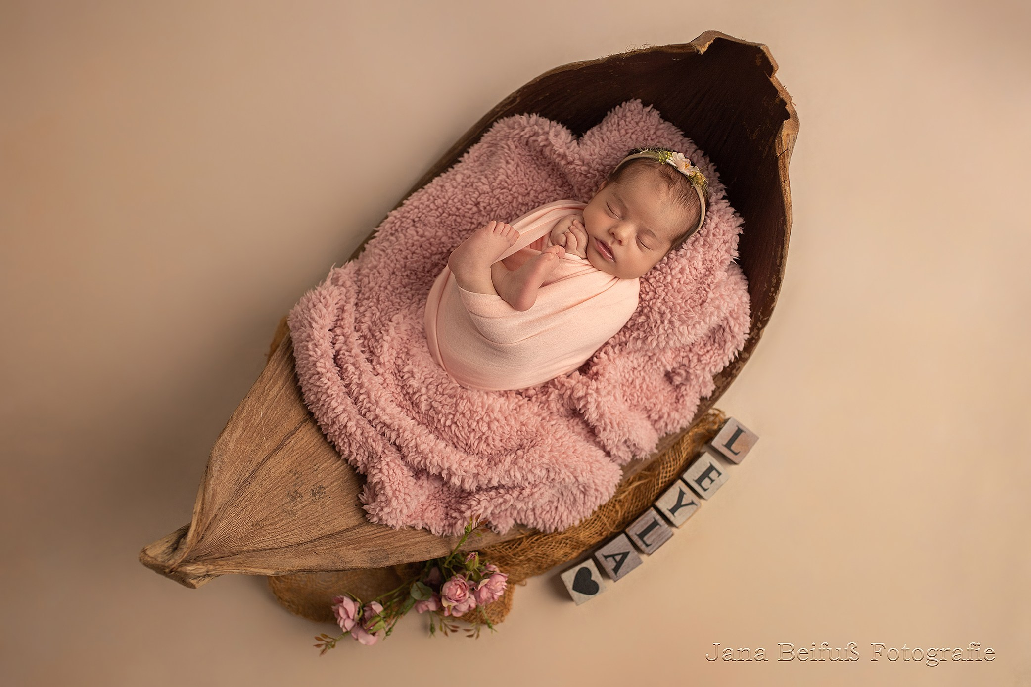 Neugeborenenshooting Weißenhorn, Neugeborenenshooting Ulm, Babyfotograf Ulm, Babyfotograf Senden, Babyfotograf Neu-Ulm Jana Beifuß FotografieNeugeborenenshooting Weißenhorn, Neugeborenenshooting Ulm, Babyfotograf Ulm, Babyfotograf Senden, Babyfotograf Neu-Ulm