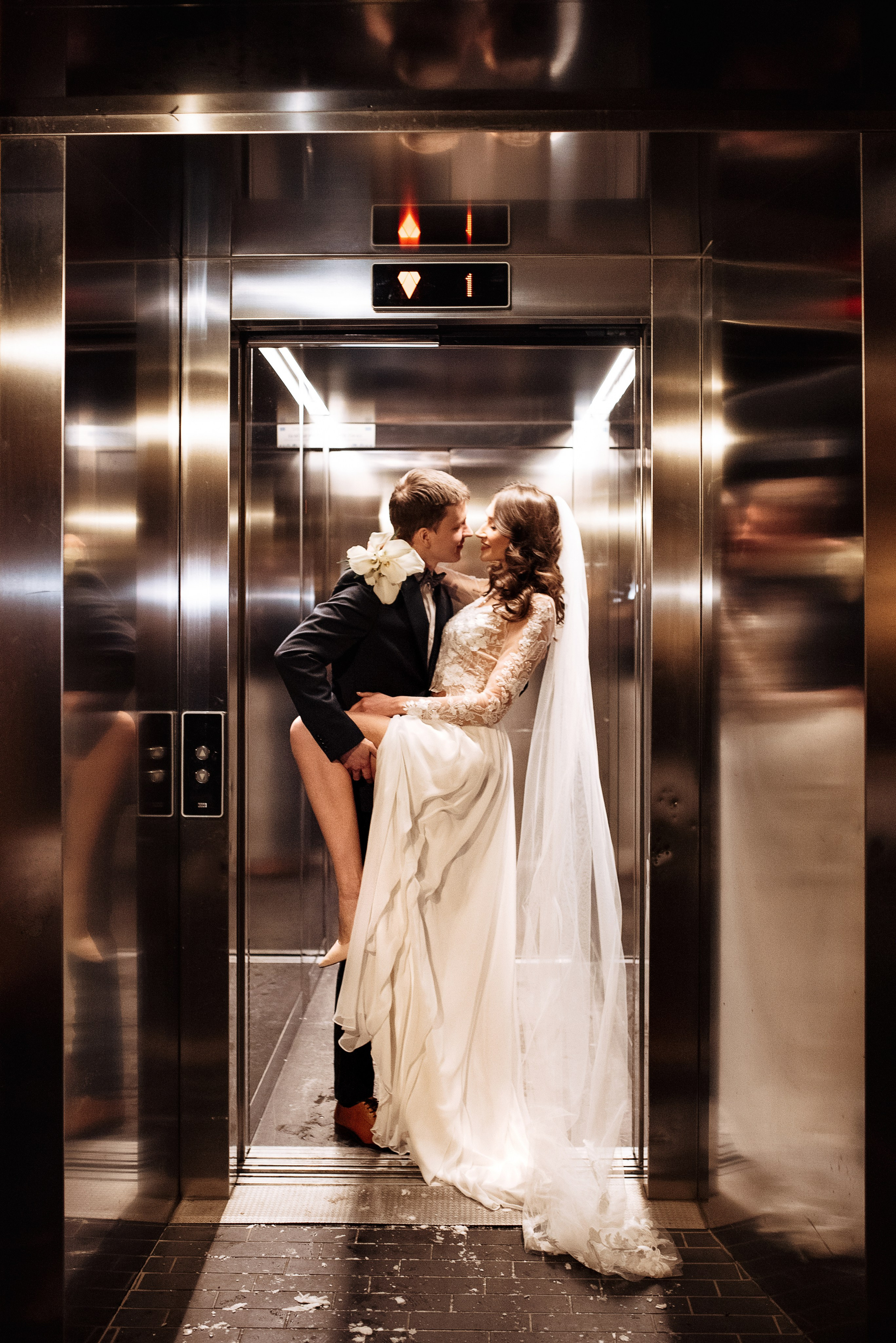 Intimate and natural wedding portraits in the Helsinki region.