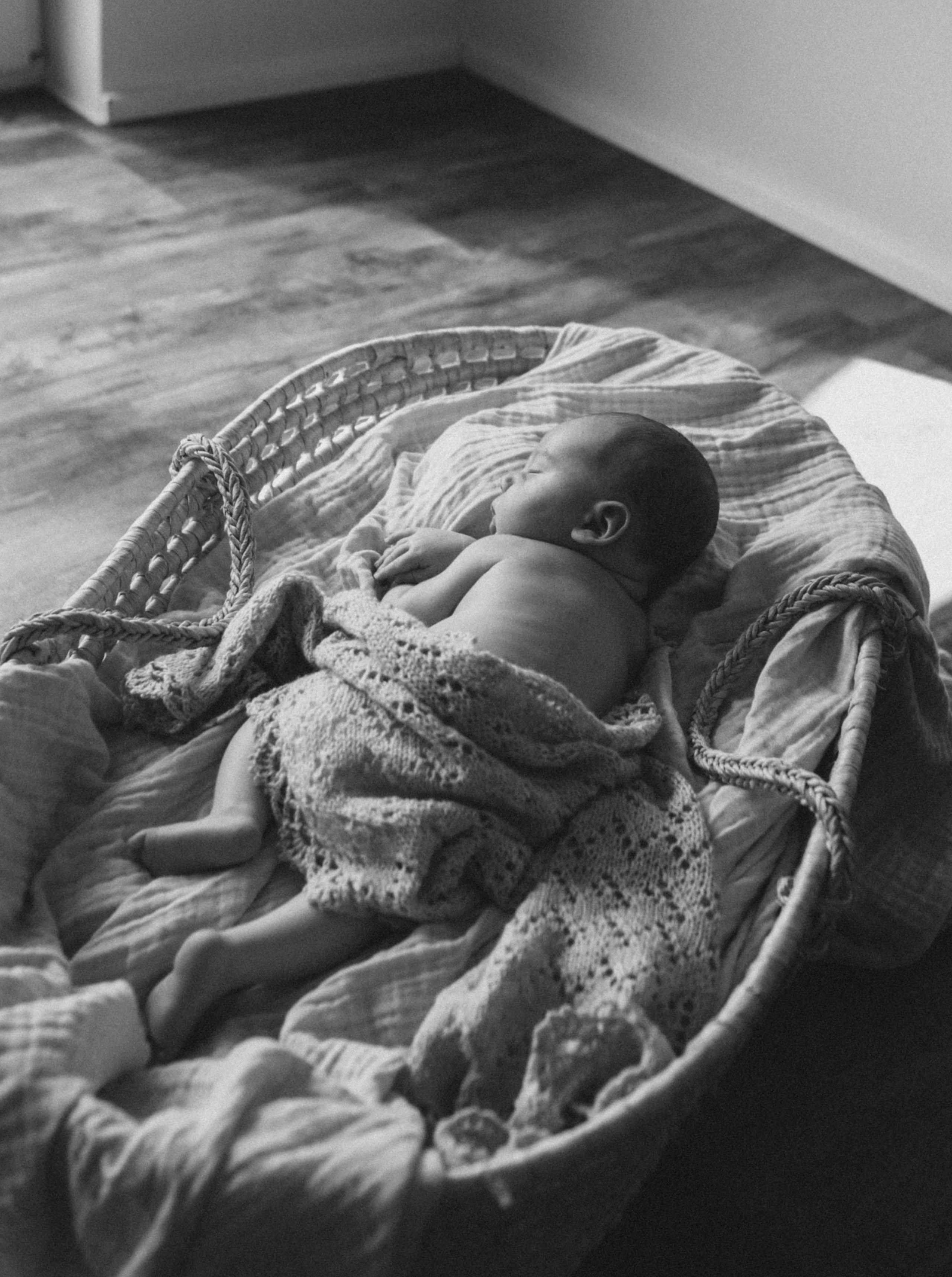 Newborn Fotoshooting ohne Stress?f. Hochzeitsfotograf und Familienfotograf in Neustadt an der Weinstraße, Haßloch, Ludwigshafen, Speyer und Landau - Ekaterina Seoud