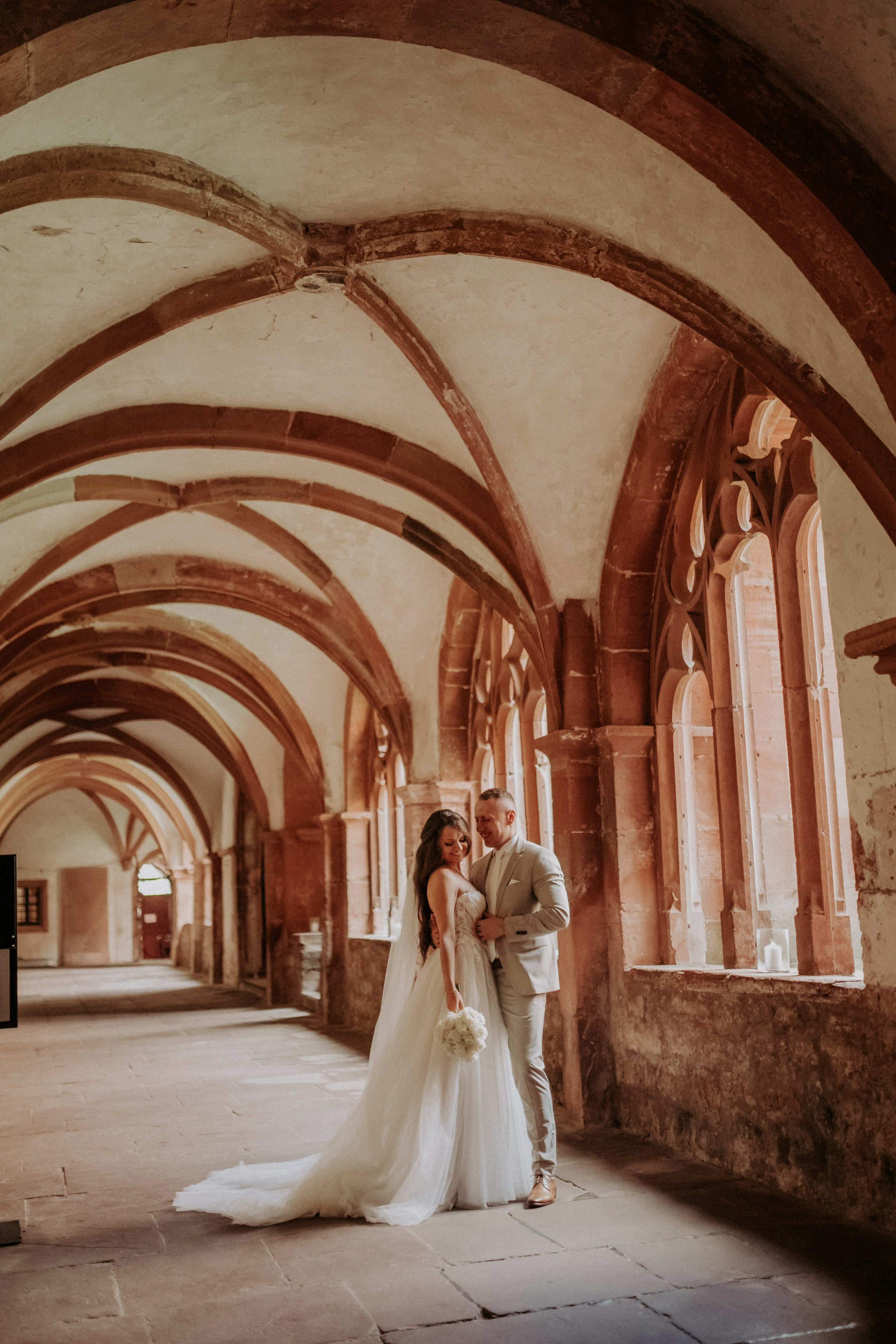 Hochzeit Kloster Bronnbach. Anna Saribekyan – Beste Hochzeitsfotografin in Würzburg, Top 10 in Deutschland