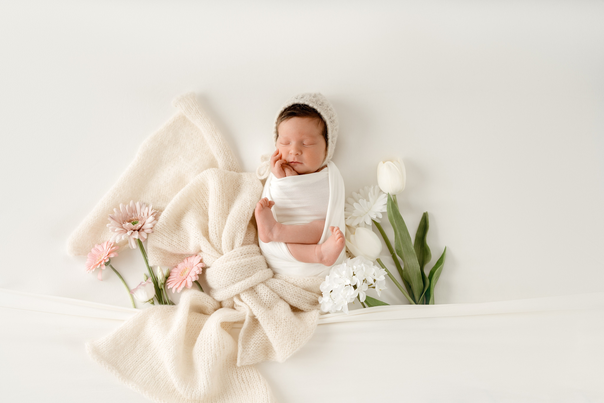 Sesja noworodkowa. Fotograf Łódź - sesja ciążowa, noworodkowa, dziecięca. Studio w Łodzi