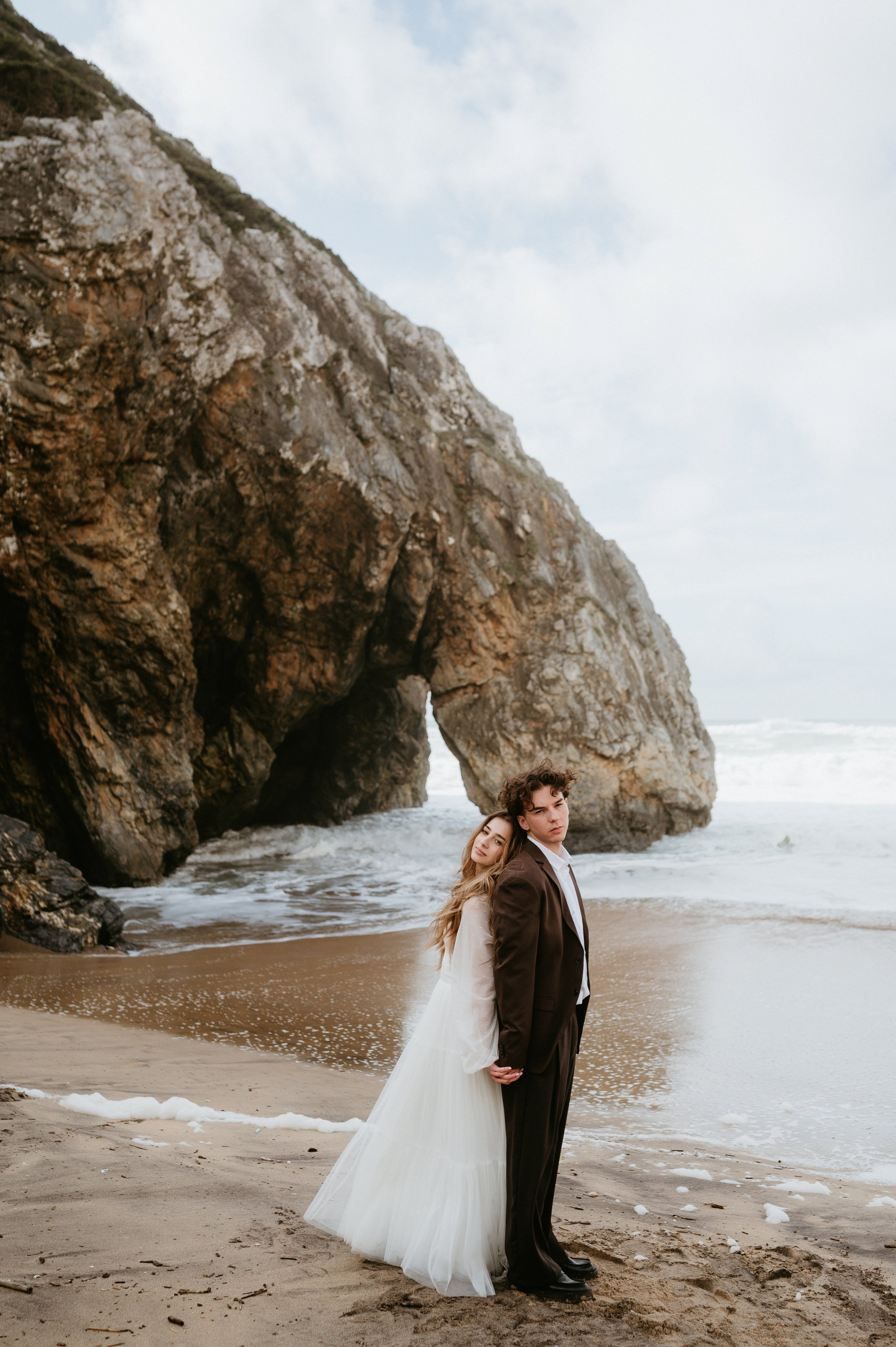 Ședință foto de nuntă pe plaja Adraga – emoție la malul oceanului Atlantic. Valentin Melen — wedding photographer