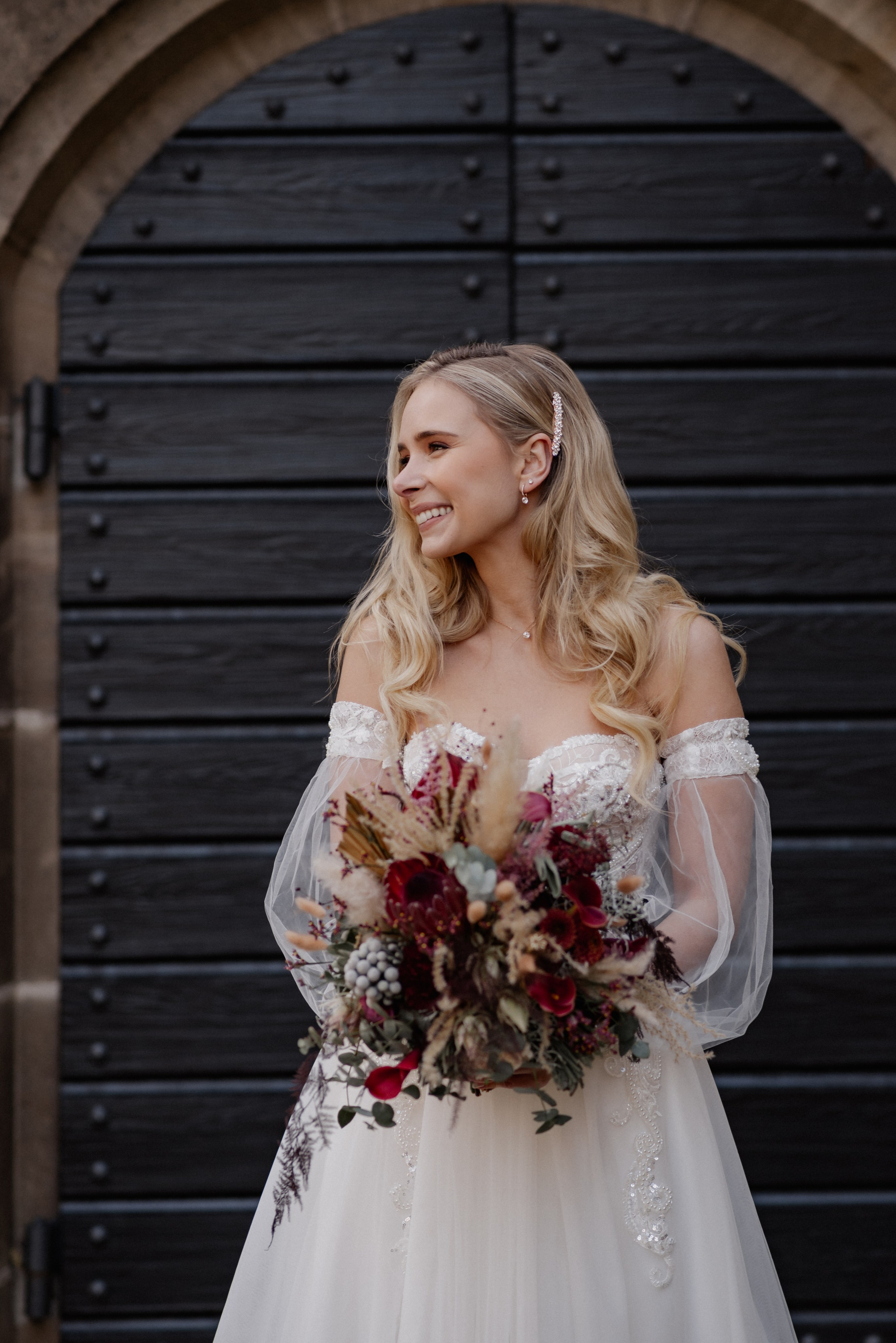 WINTER WEDDING IN NEUENDETTELSAU. Фотограф в Нюрнберге Ирина Менерт из Ансбаха