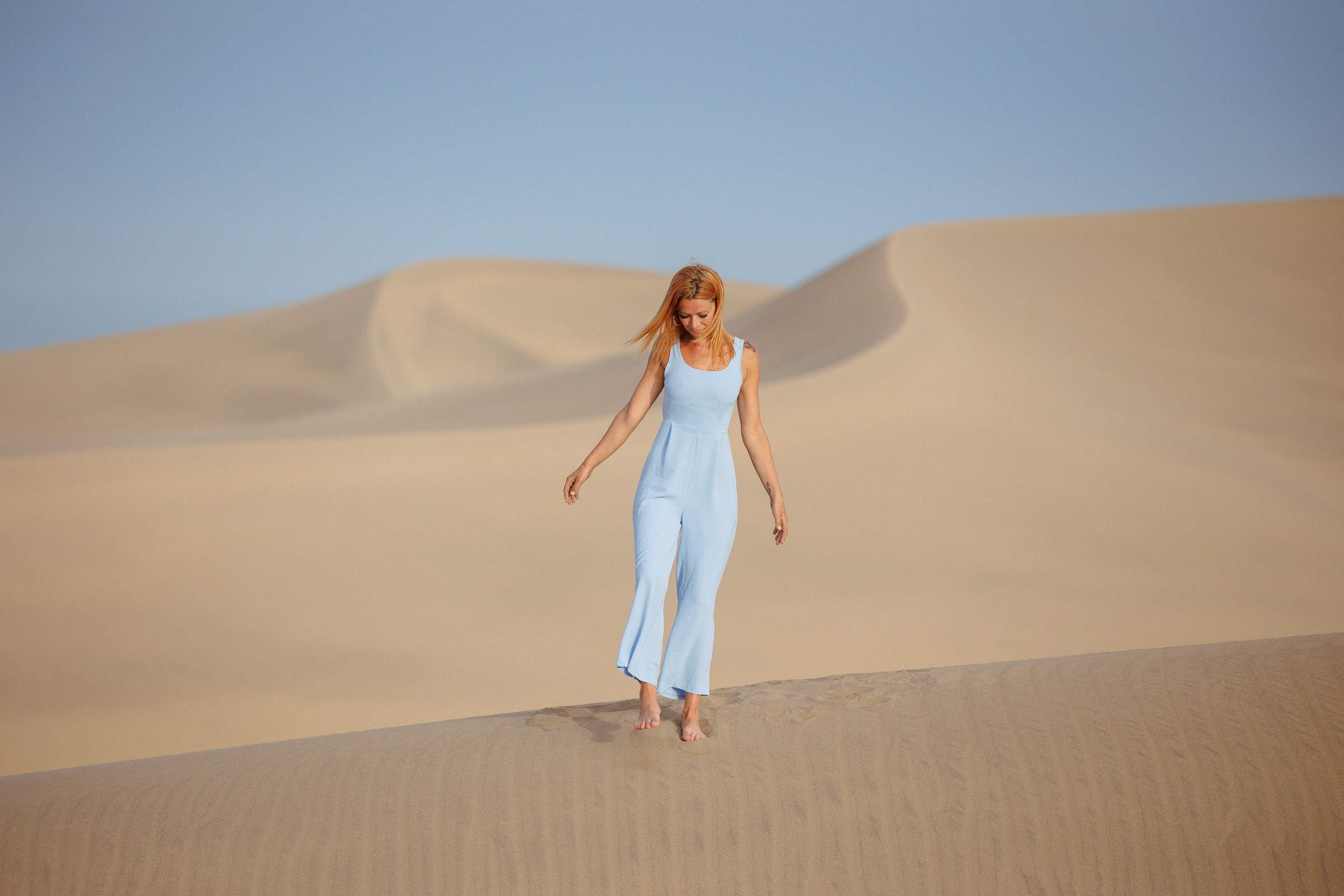 Sands of Serenity: A Woman’s Journey Through the Desert | dunas.fi