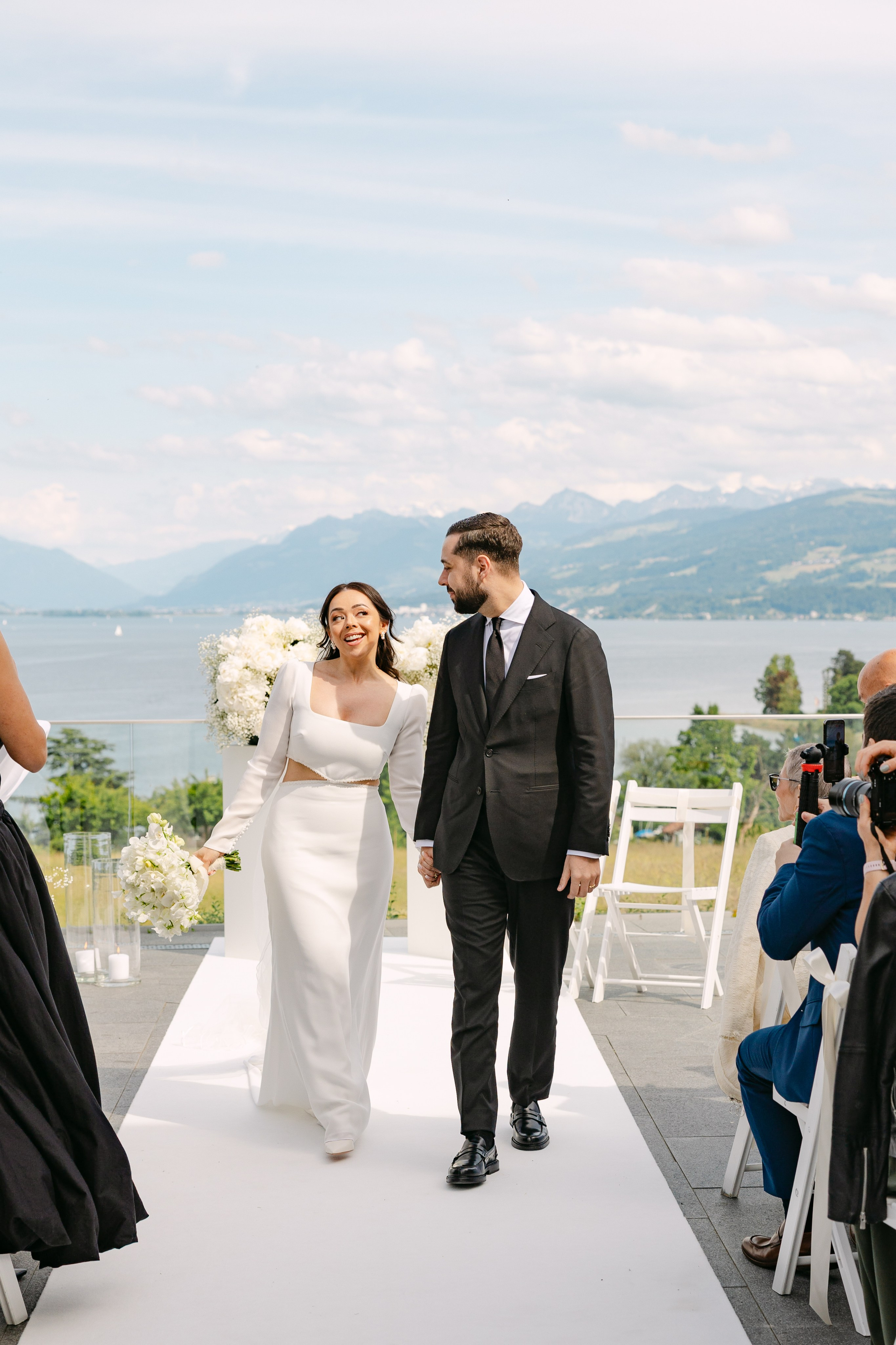 Unforgettable Wedding at Lake Zurich: Landgasthof Halbinsel Au. Wedding and Family Photographer Switzerland and Italy. Valeria Diaz