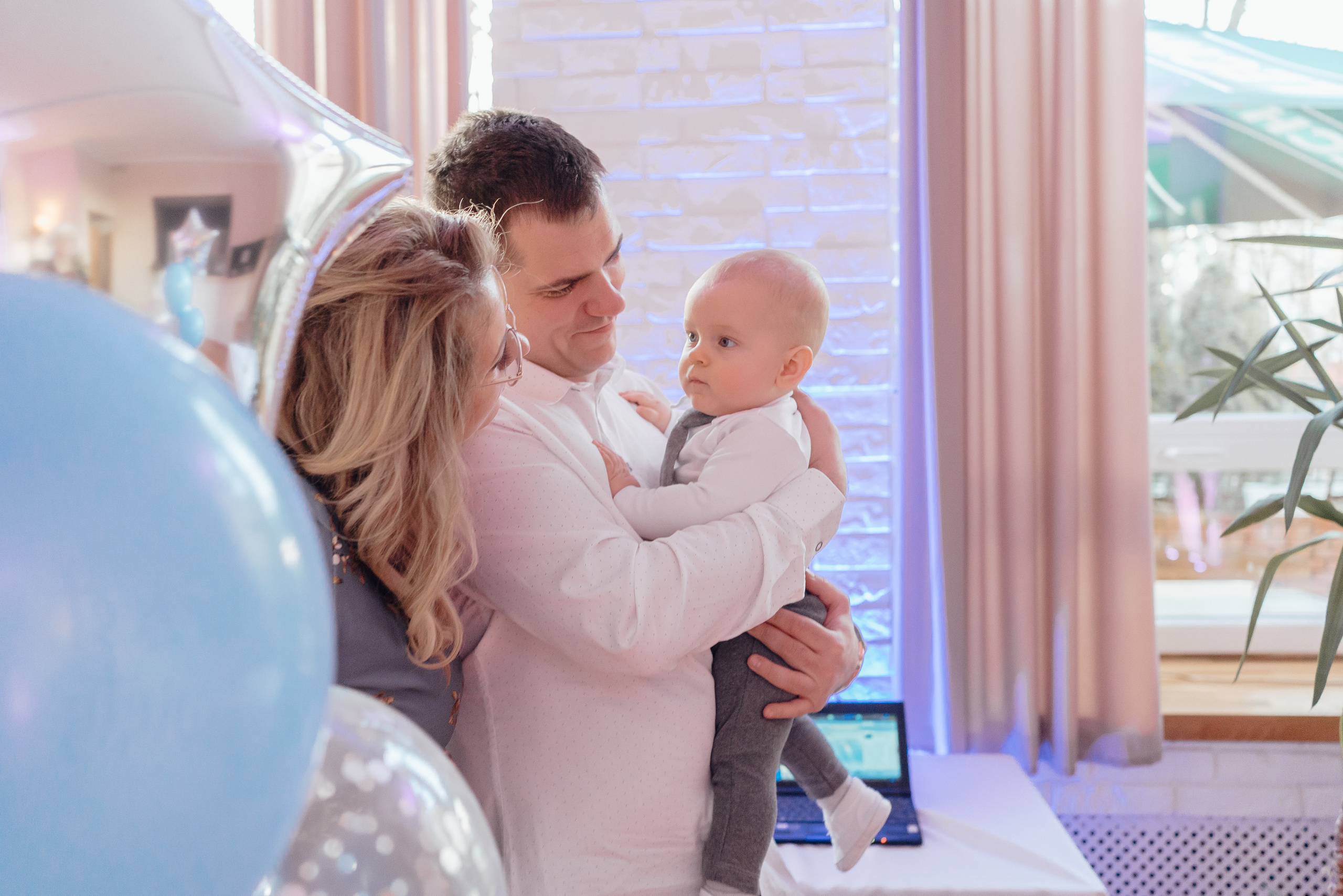 Wyjątkowy dzień dla Szymona - Chrzest święty w Łodzi. Fotograf Łódź - sesja ciążowa, noworodkowa, dziecięca. Studio w Łodzi