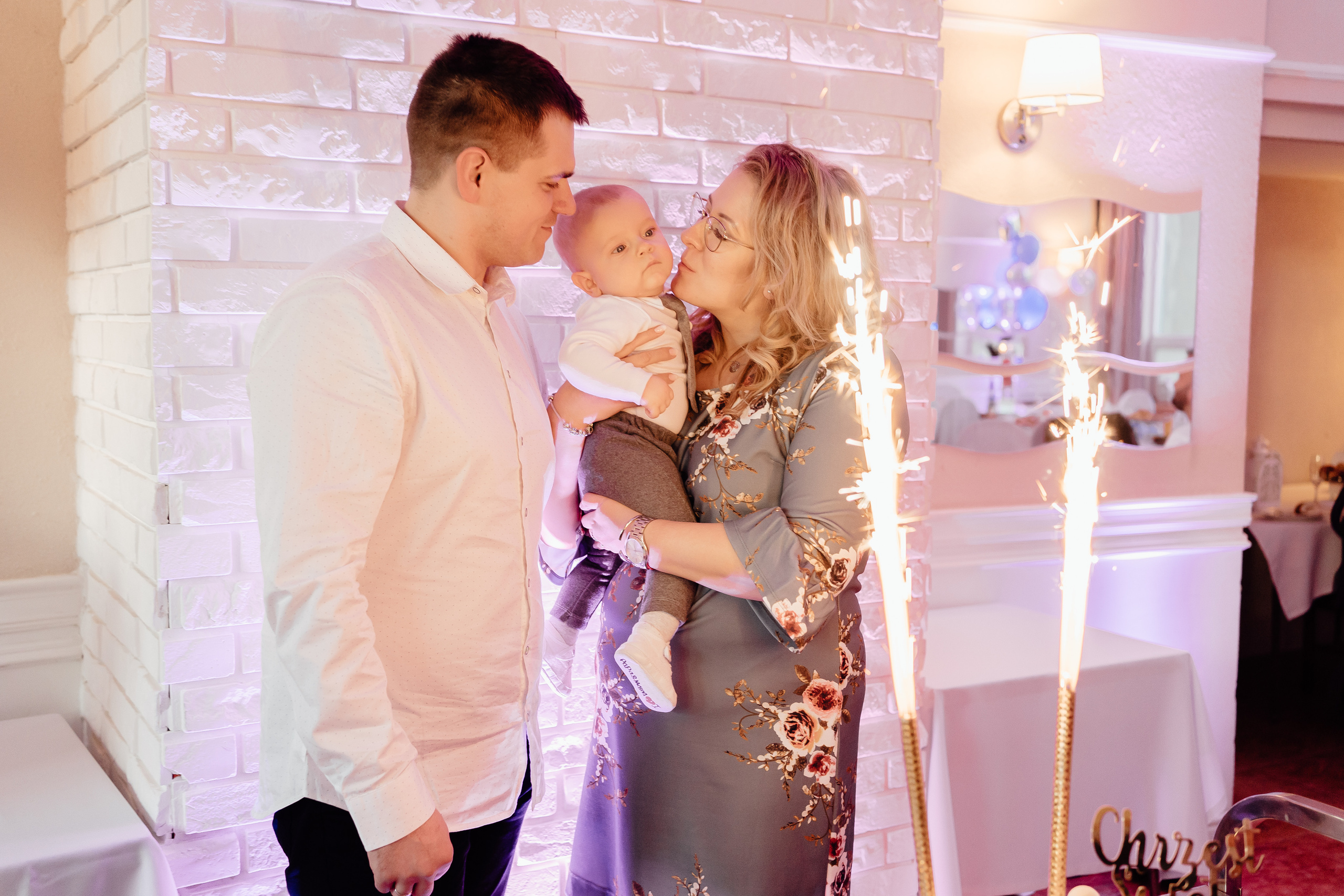 Wyjątkowy dzień dla Szymona - Chrzest święty w Łodzi. Fotograf Łódź - sesja ciążowa, noworodkowa, dziecięca. Studio w Łodzi