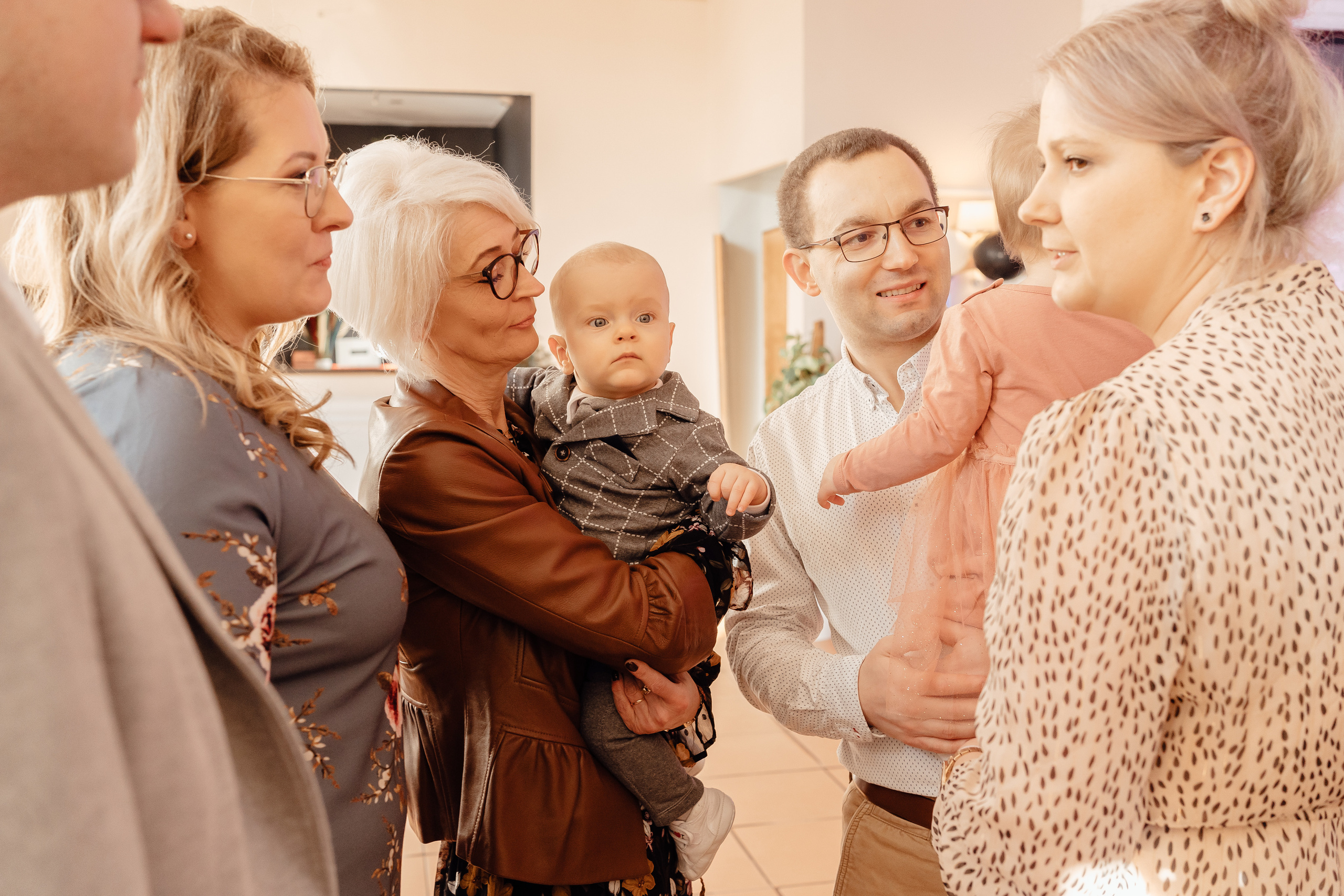 Wyjątkowy dzień dla Szymona - Chrzest święty w Łodzi. Fotograf Łódź - sesja ciążowa, noworodkowa, dziecięca. Studio w Łodzi