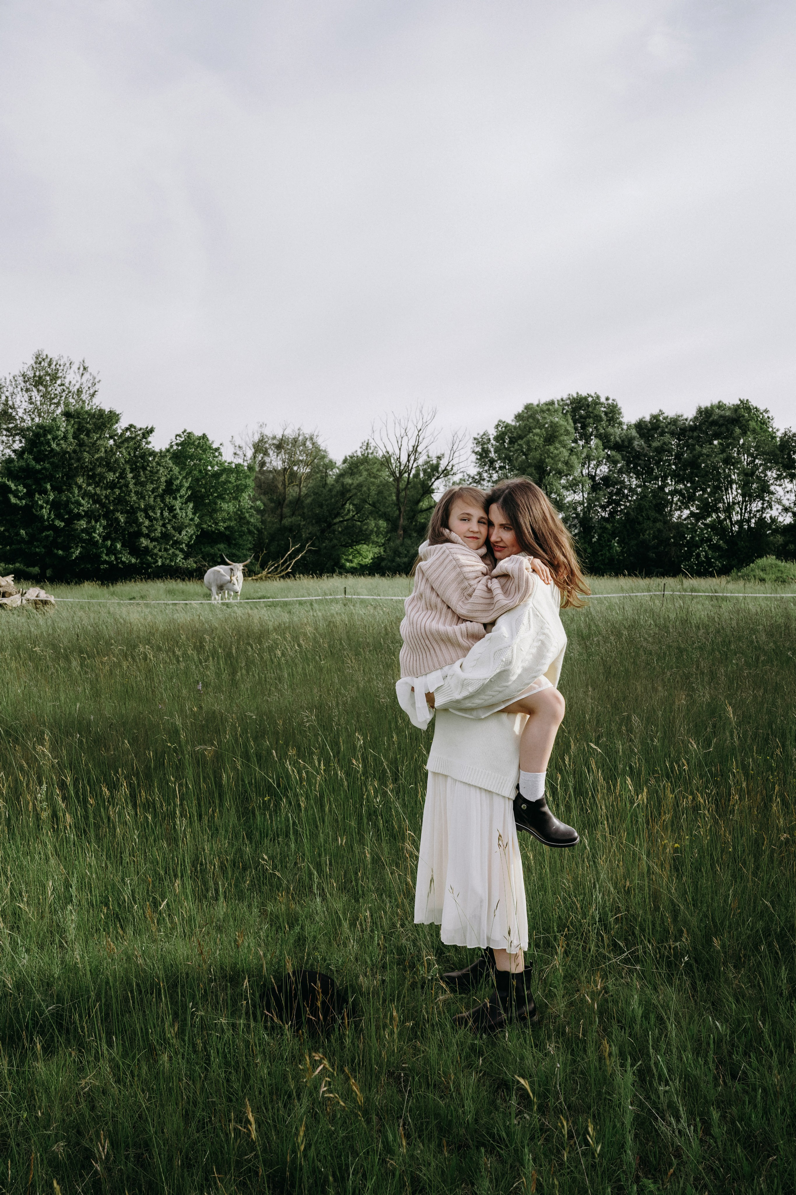 Elegant Outdoor family photo shoot for Mother and Daughter