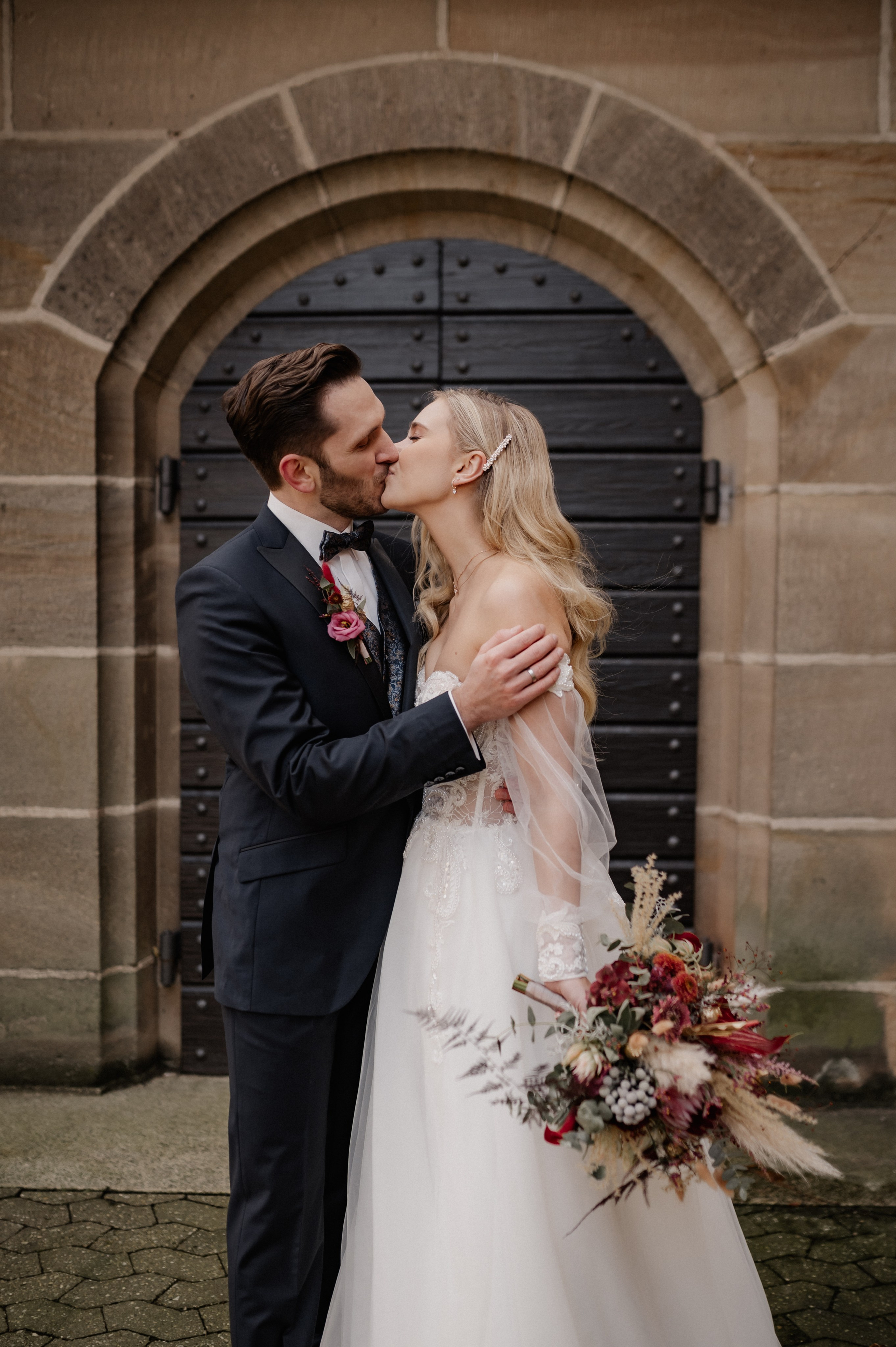 WINTER WEDDING IN NEUENDETTELSAU. Фотограф в Нюрнберге Ирина Менерт из Ансбаха