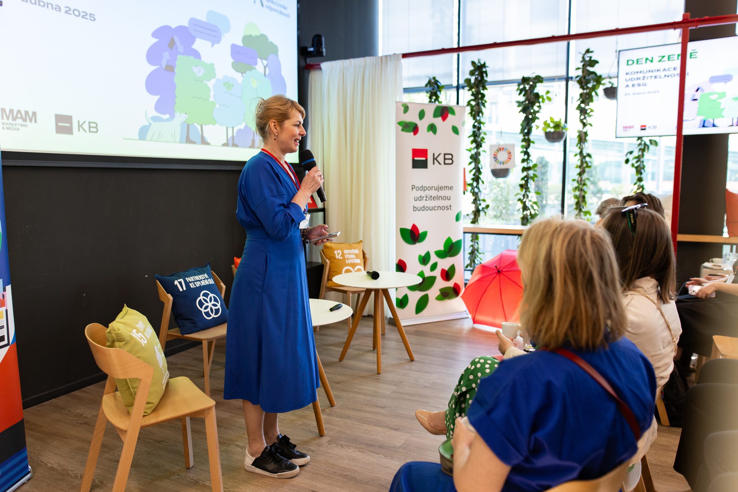 Eventová fotografie. Dana Lišková — Empatická fotografka | Introspektivní umělkyně | Neurodivergentní koučka| Zakladatelka Artepy.cz