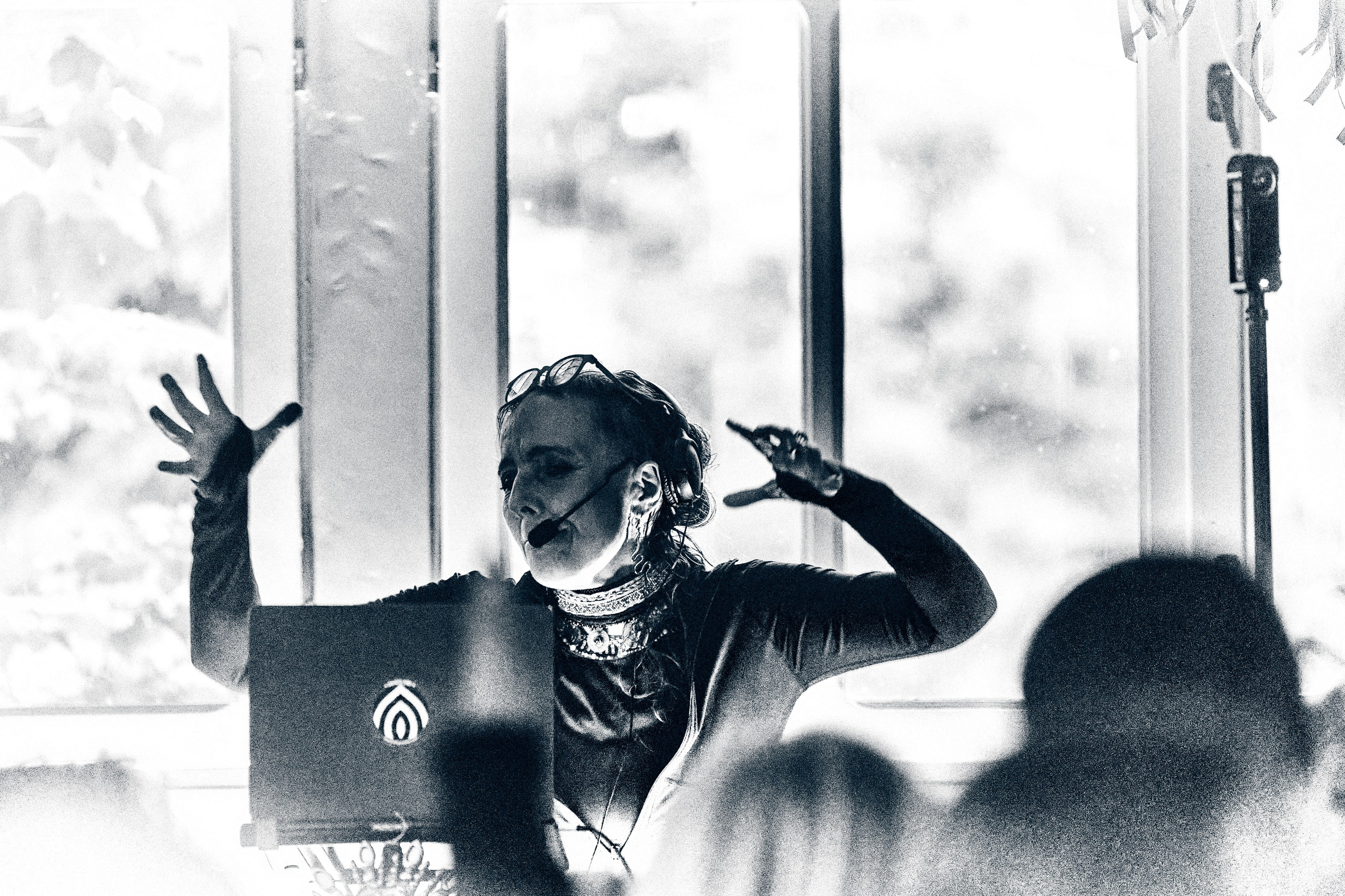 Anna Sierpowska - Movement Medicine na Mikrofestiwalu „2uRodziny Turkusowej Wyspy. Andriej Szypilow — Photography & Videography