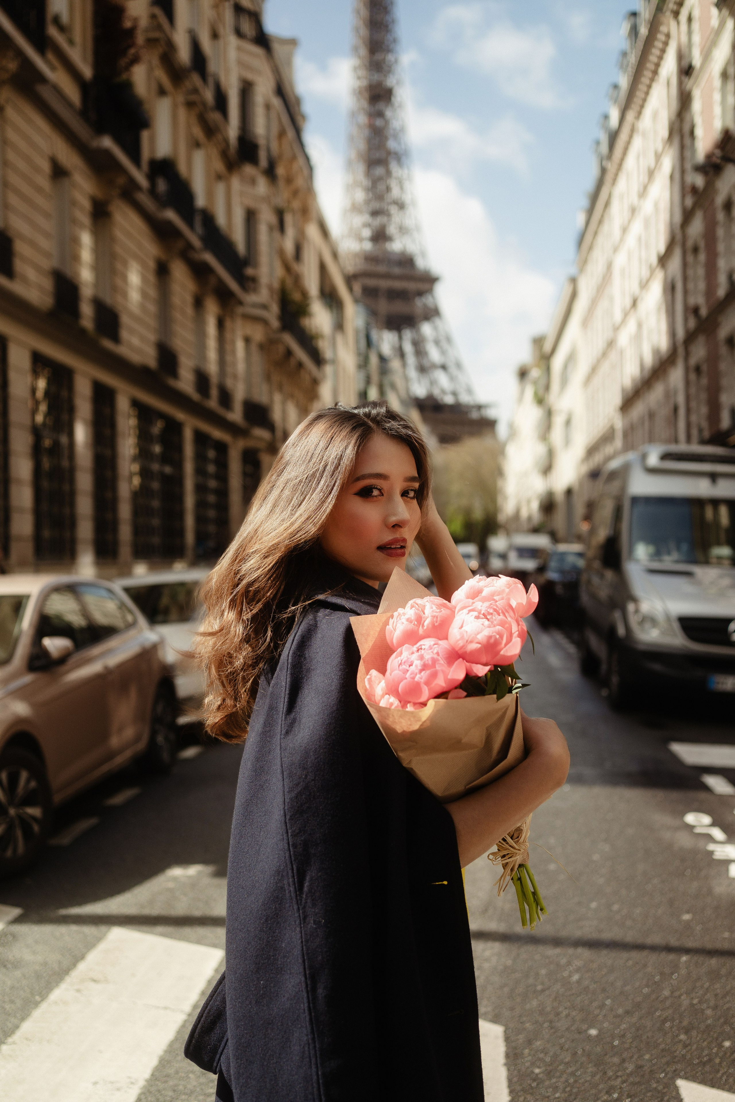 Content shooting. Photographer in Paris Yulia Shkadina | Couples, engagement, pre-wedding, individual photo-shoots in Paris at the best locations