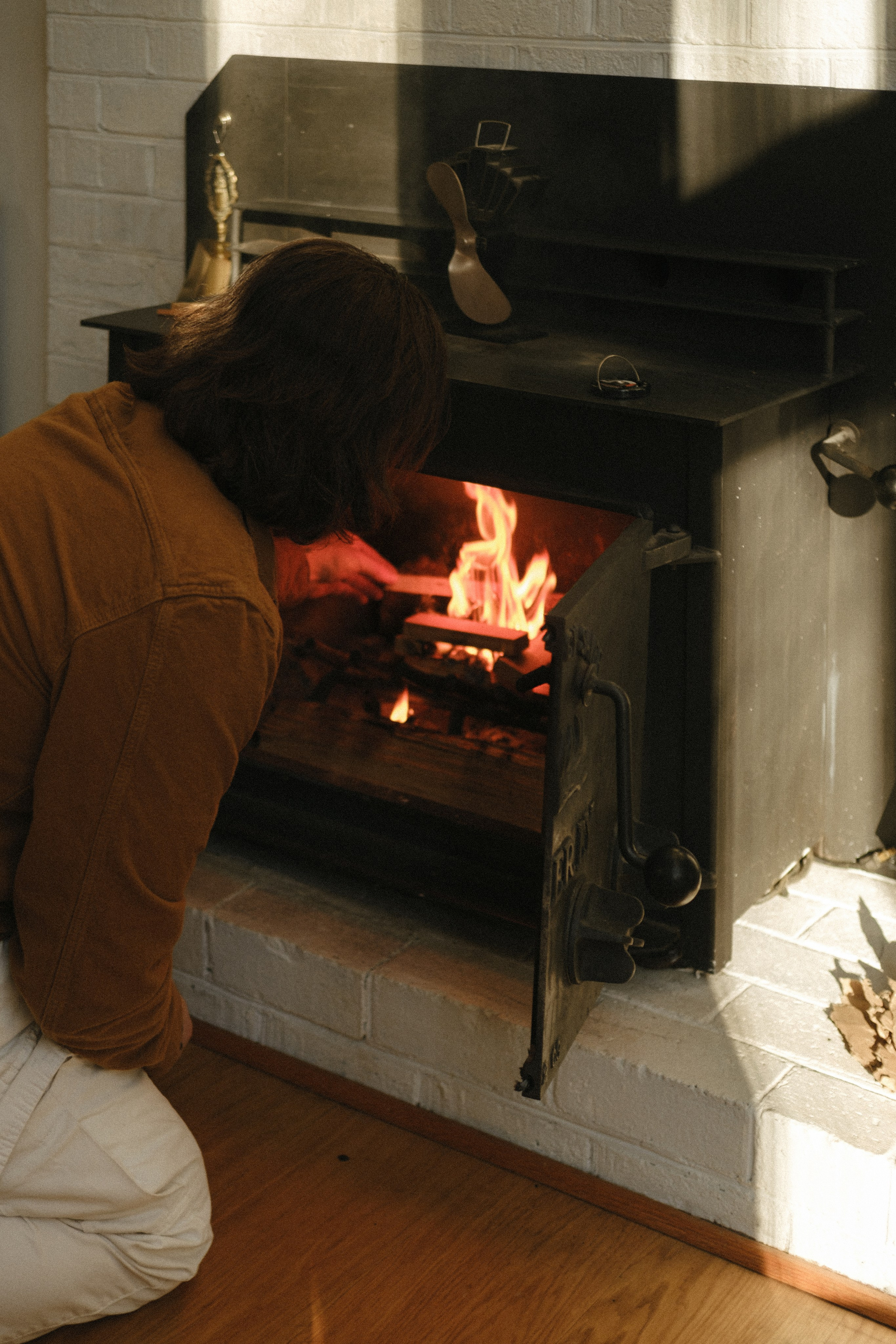 Snowy Family Photo Session at a Cozy Cottage Near Richmond, VA. Family Photographer Anna Dobrovolskaia | Richmond, VA