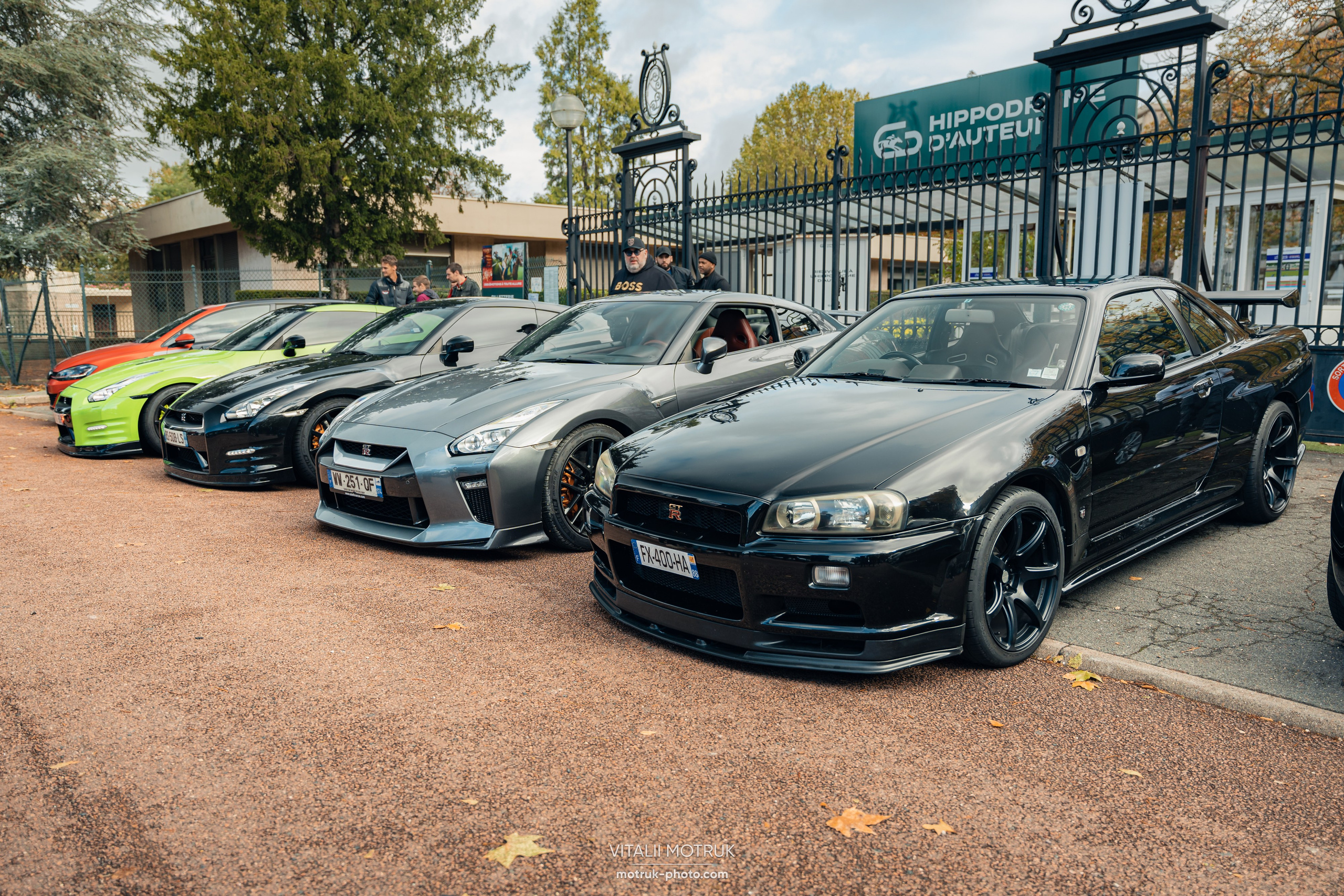 Rassemblement a l’Auteuil 22 octobre. Photographe de voitures à Paris — Vitalii Motruk