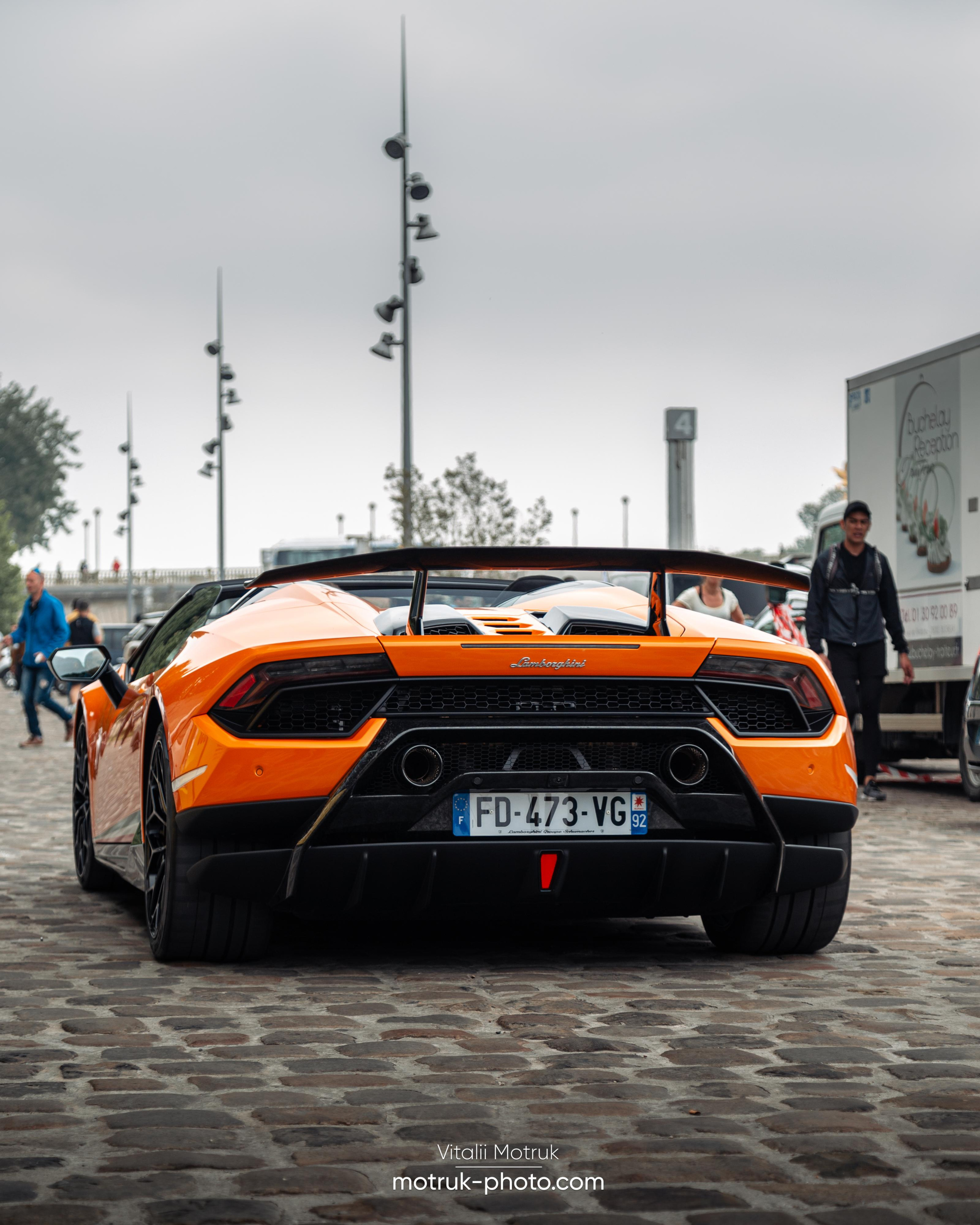 Bateaux Mouches 8 mai. Photographe de voitures à Paris — Vitalii Motruk