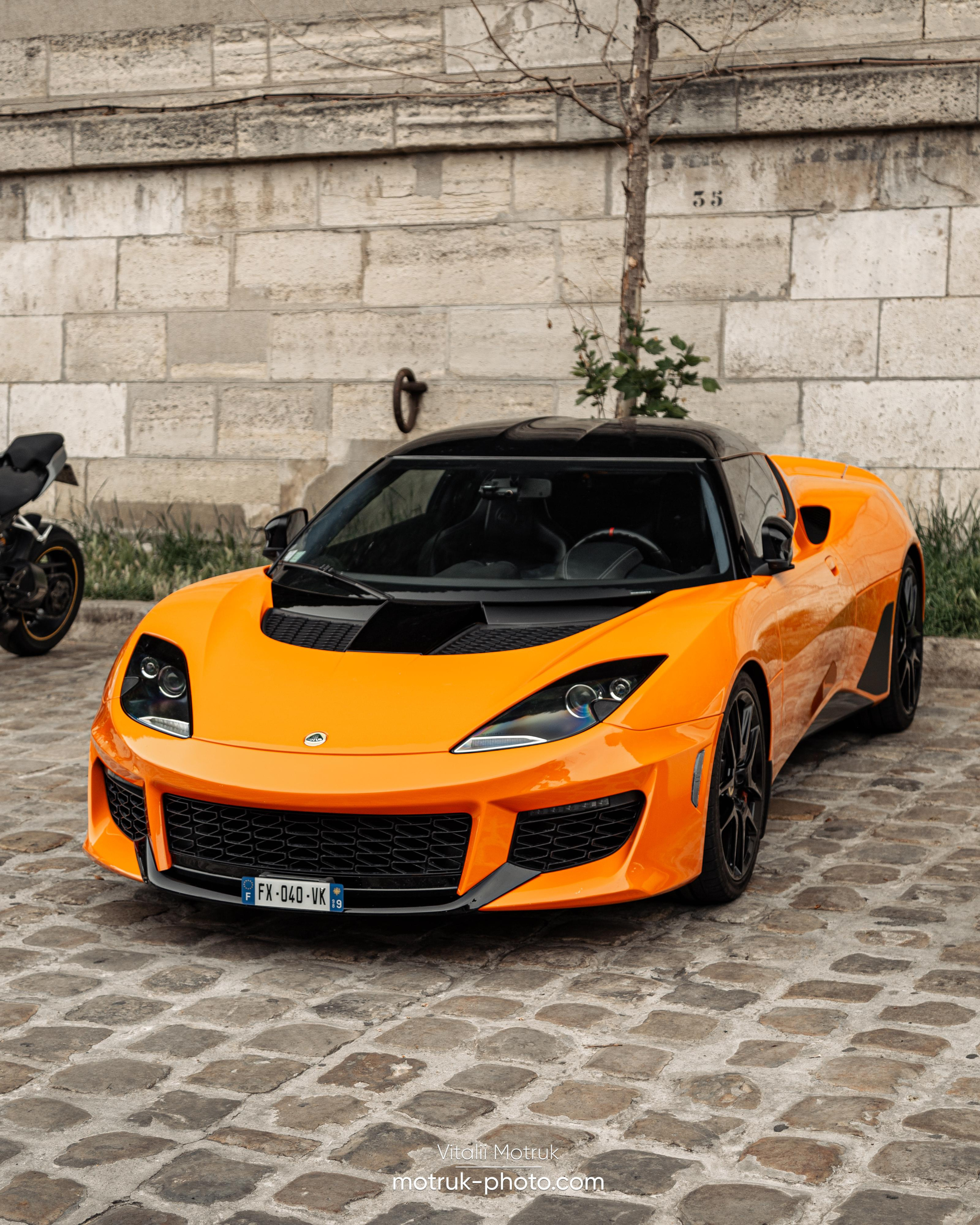 Bateaux Mouches 8 mai. Photographe de voitures à Paris — Vitalii Motruk