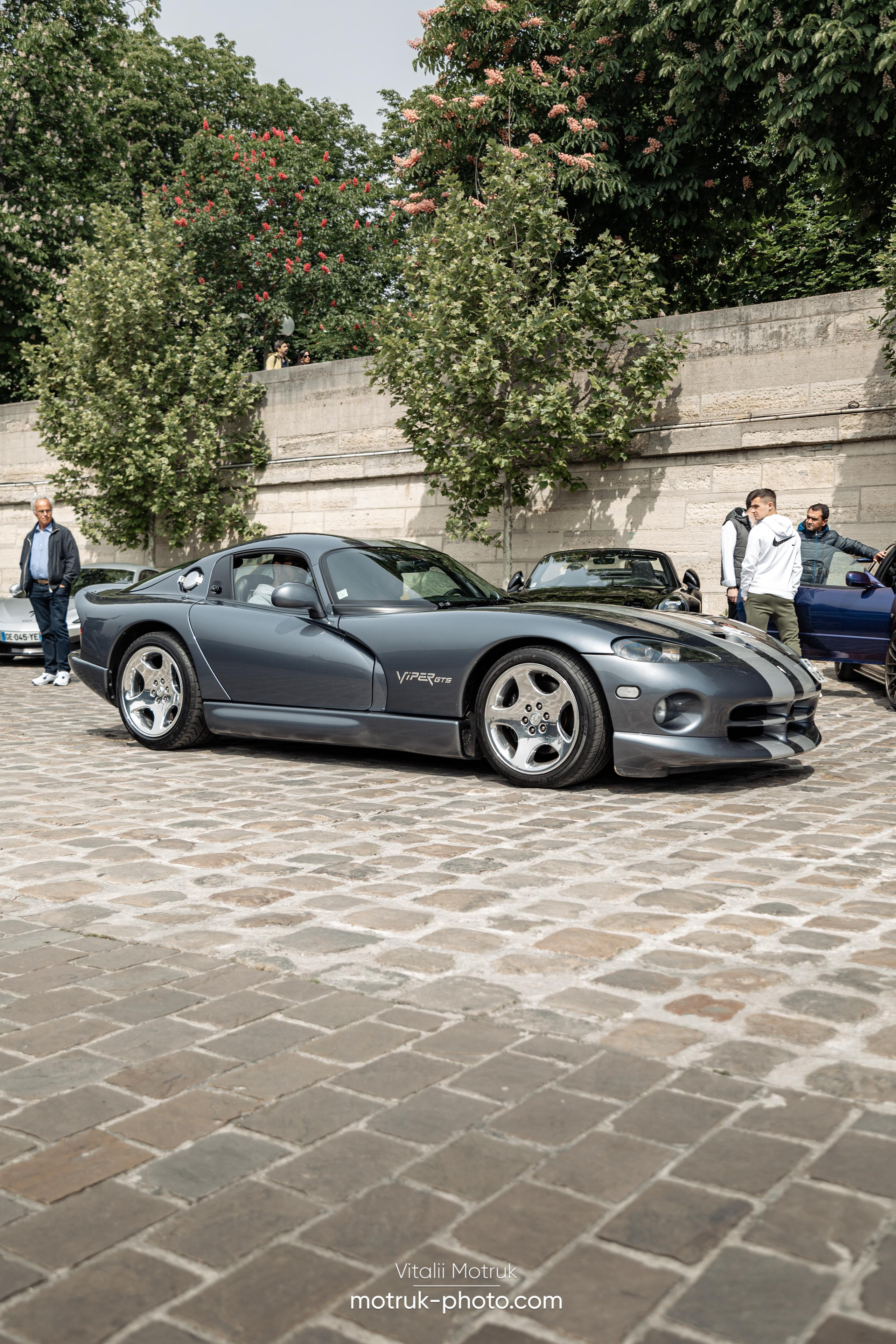 Bateaux Mouches 1 mai. Photographe de voitures à Paris — Vitalii Motruk