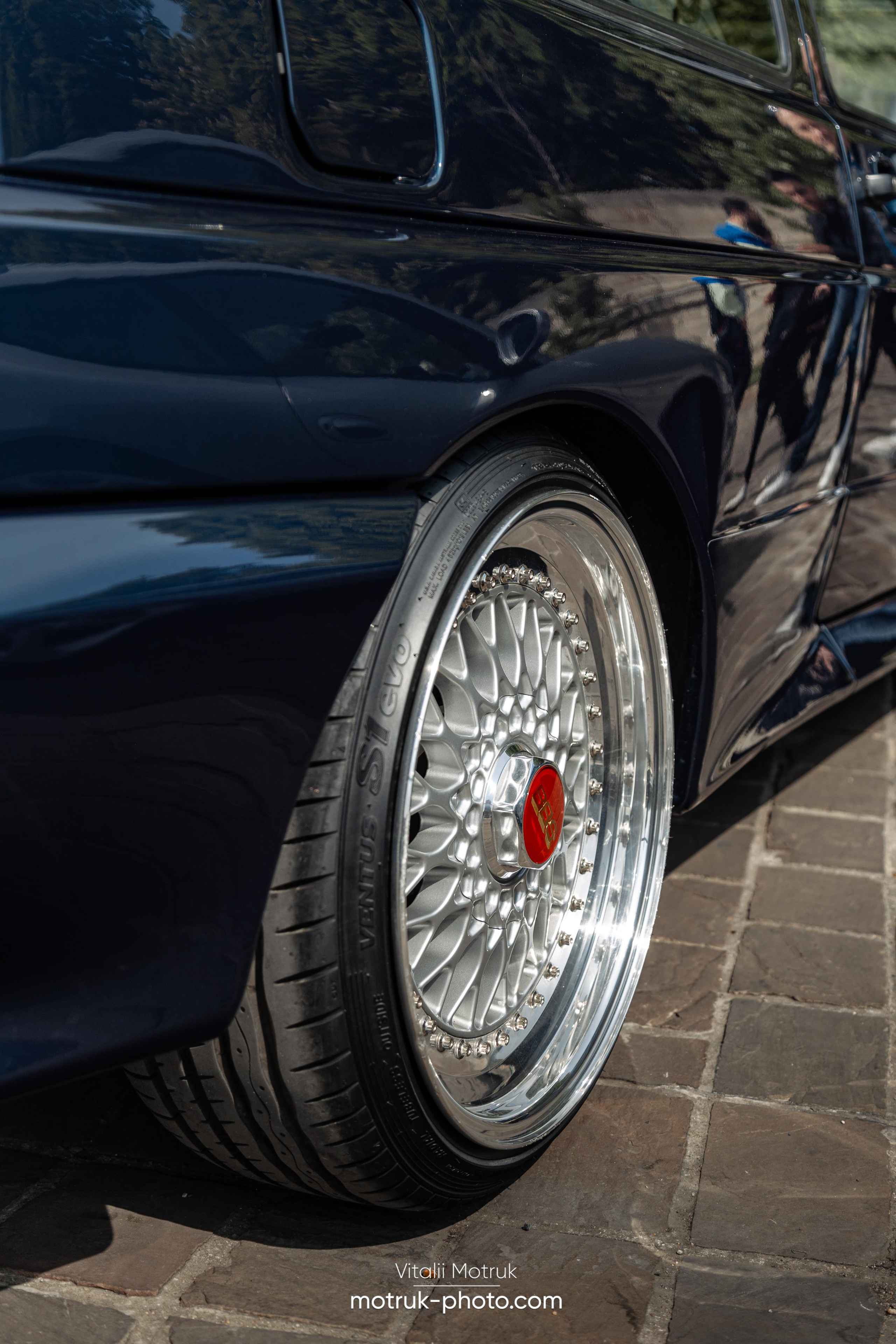 Bateaux Mouches 1 mai. Photographe de voitures à Paris — Vitalii Motruk