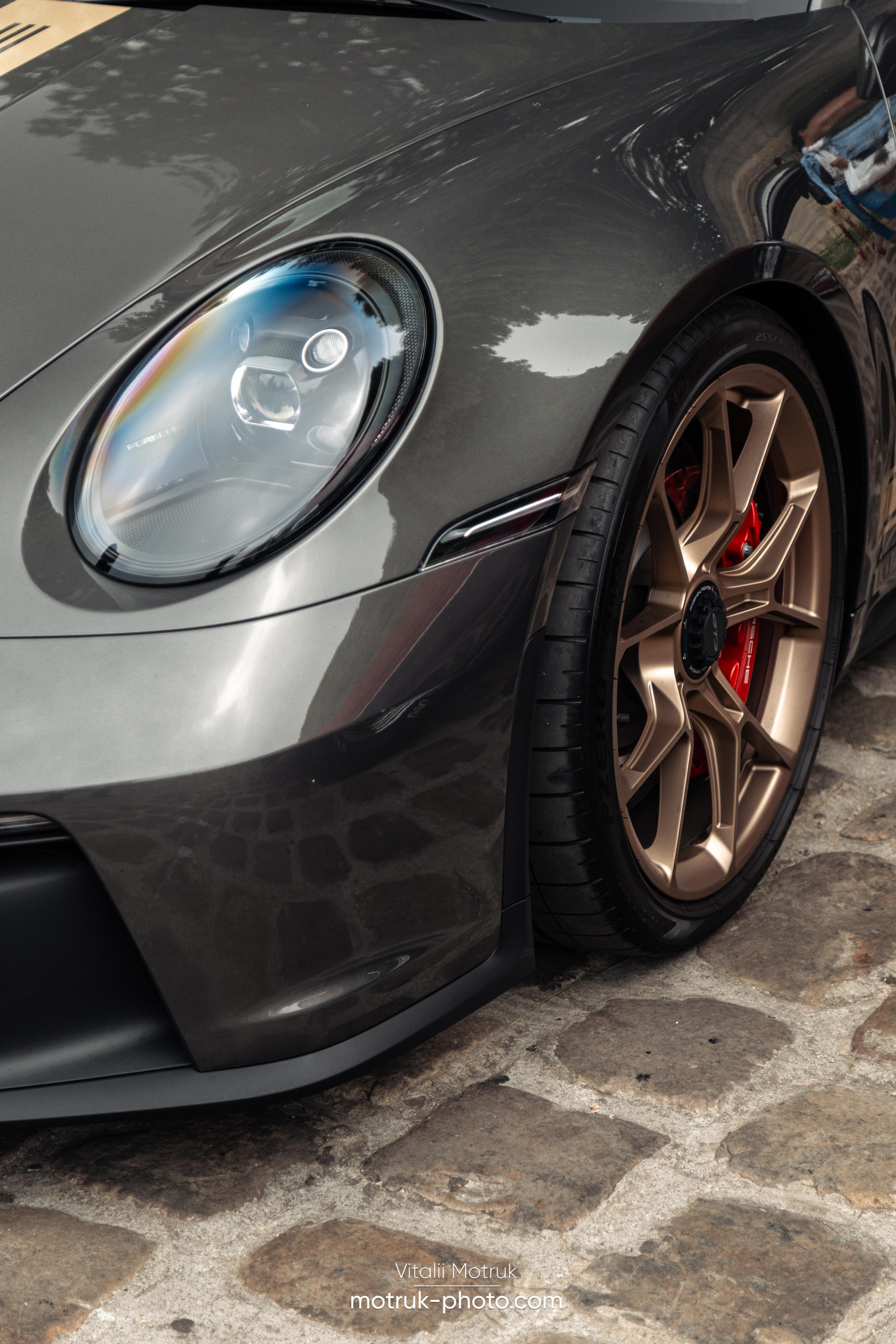 Bateaux Mouches 8 mai. Photographe de voitures à Paris — Vitalii Motruk