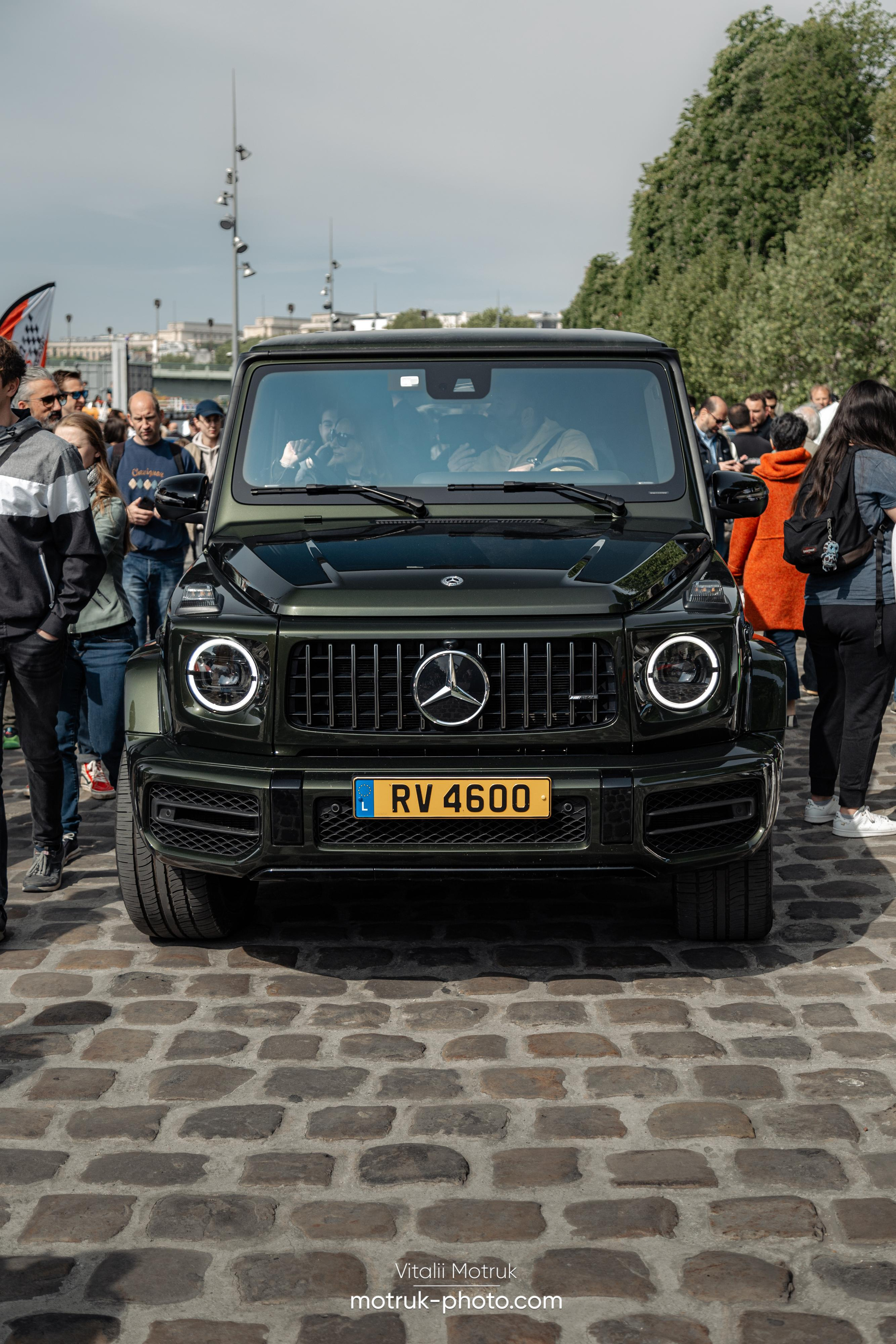 Bateaux Mouches 1 mai. Photographe de voitures à Paris — Vitalii Motruk