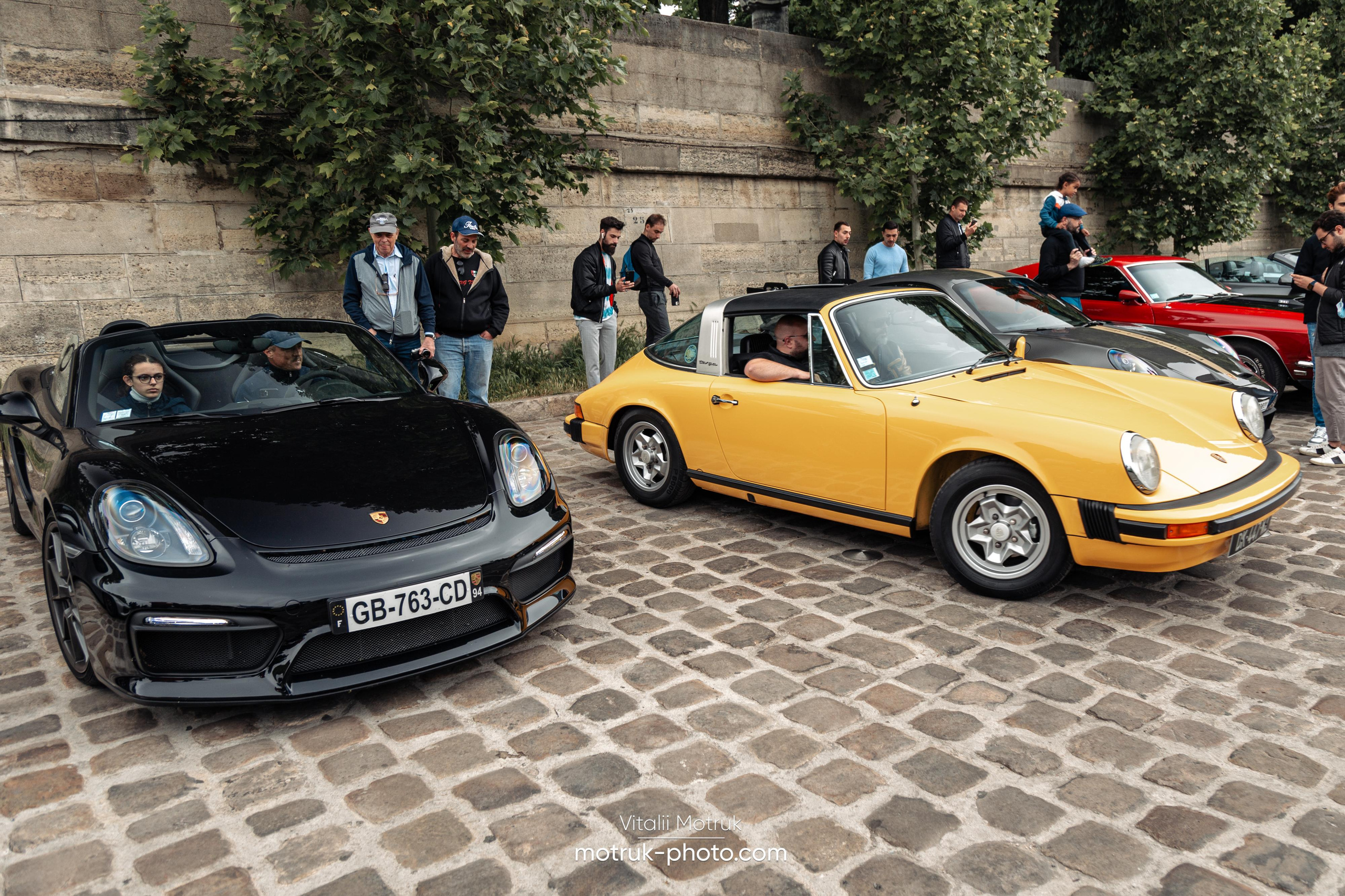 Bateaux Mouches 8 mai. Photographe de voitures à Paris — Vitalii Motruk