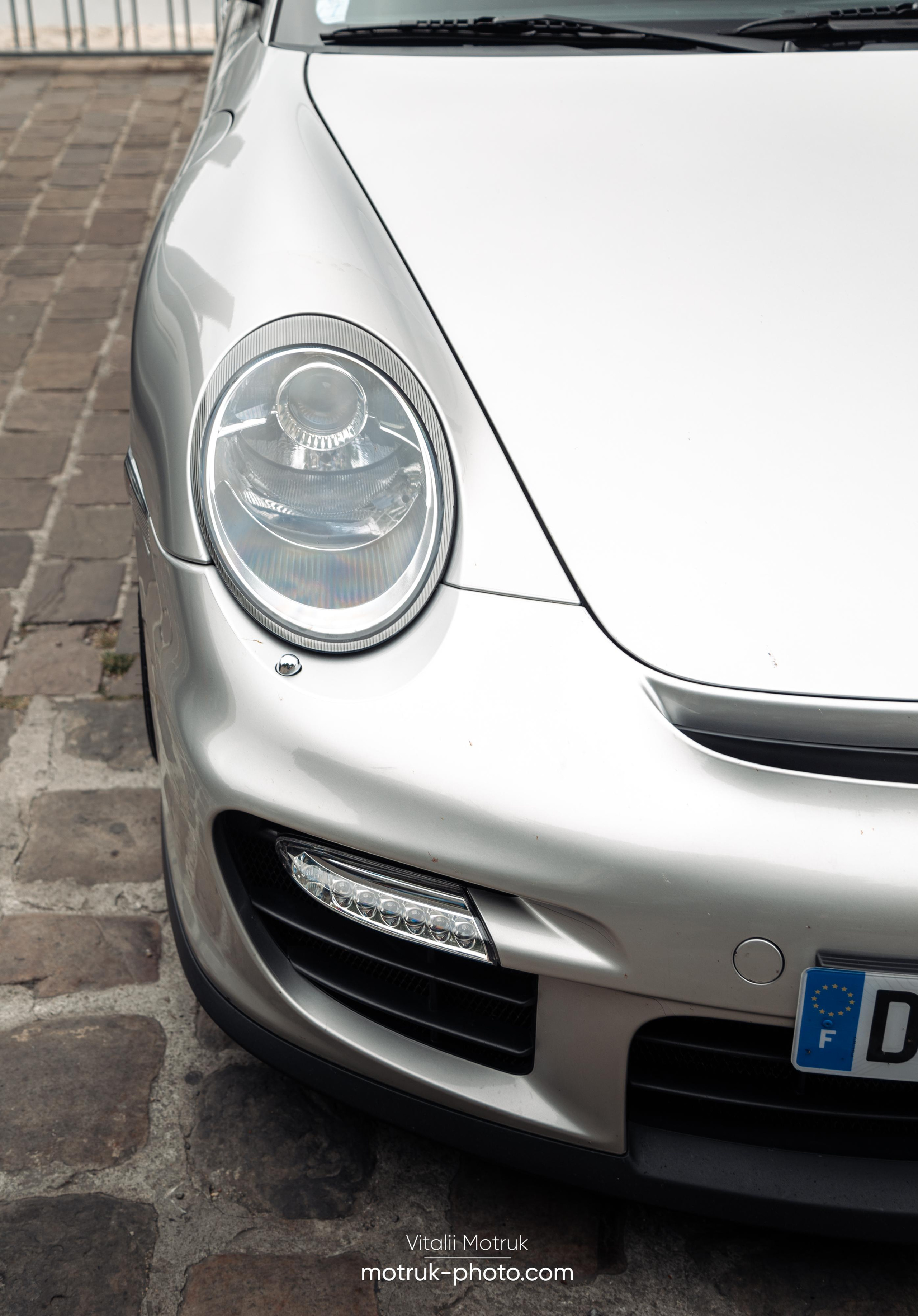 Bateaux Mouches 8 mai. Photographe de voitures à Paris — Vitalii Motruk