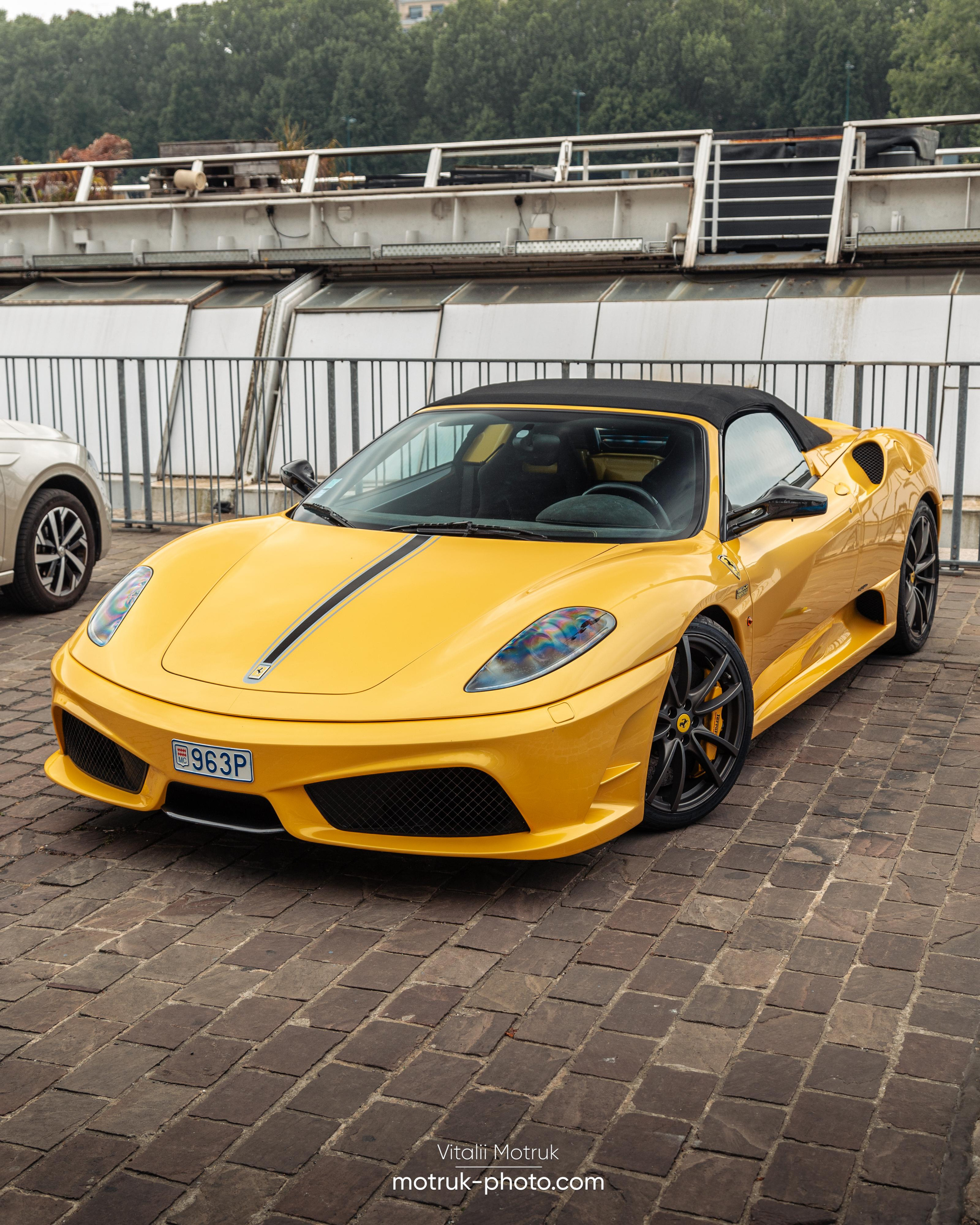Bateaux Mouches 8 mai. Photographe de voitures à Paris — Vitalii Motruk
