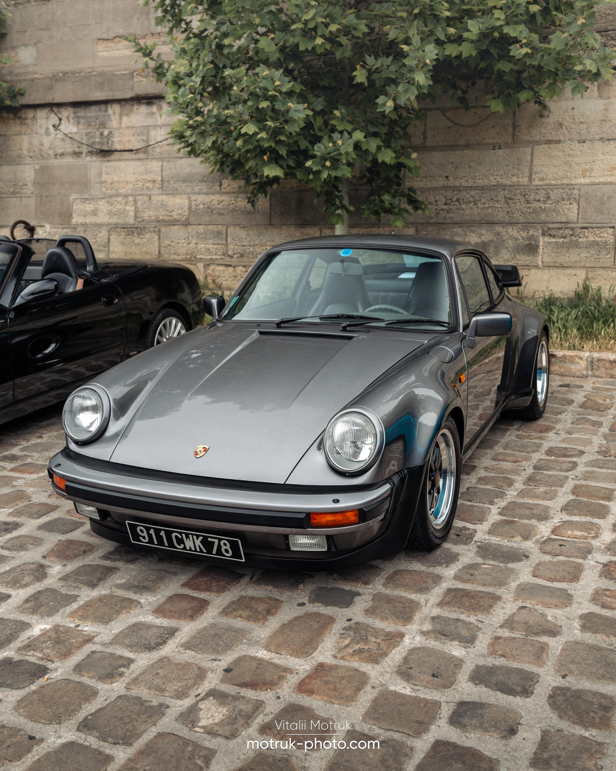 Bateaux Mouches 8 mai. Photographe de voitures à Paris — Vitalii Motruk