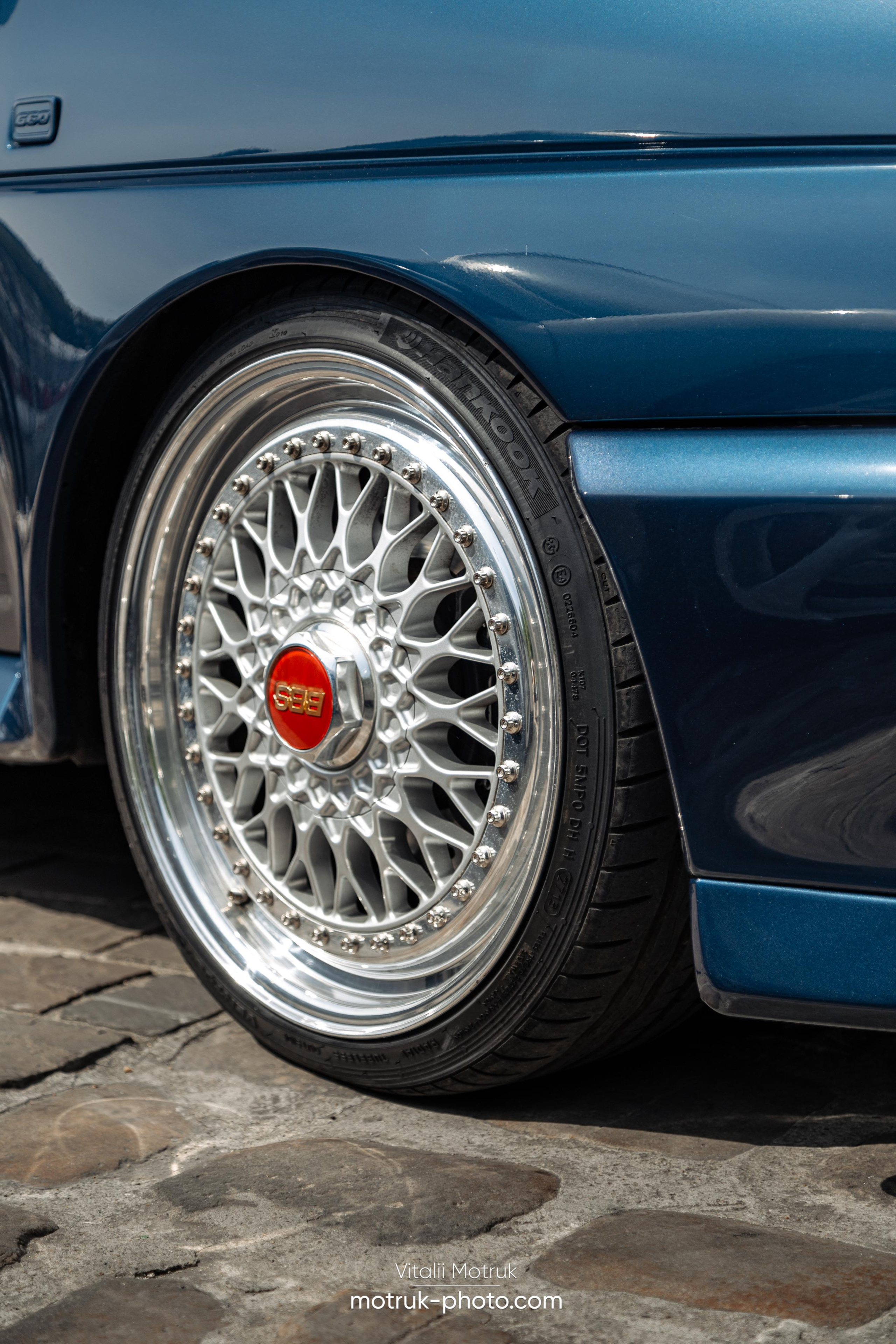 Bateaux Mouches 1 mai. Photographe de voitures à Paris — Vitalii Motruk