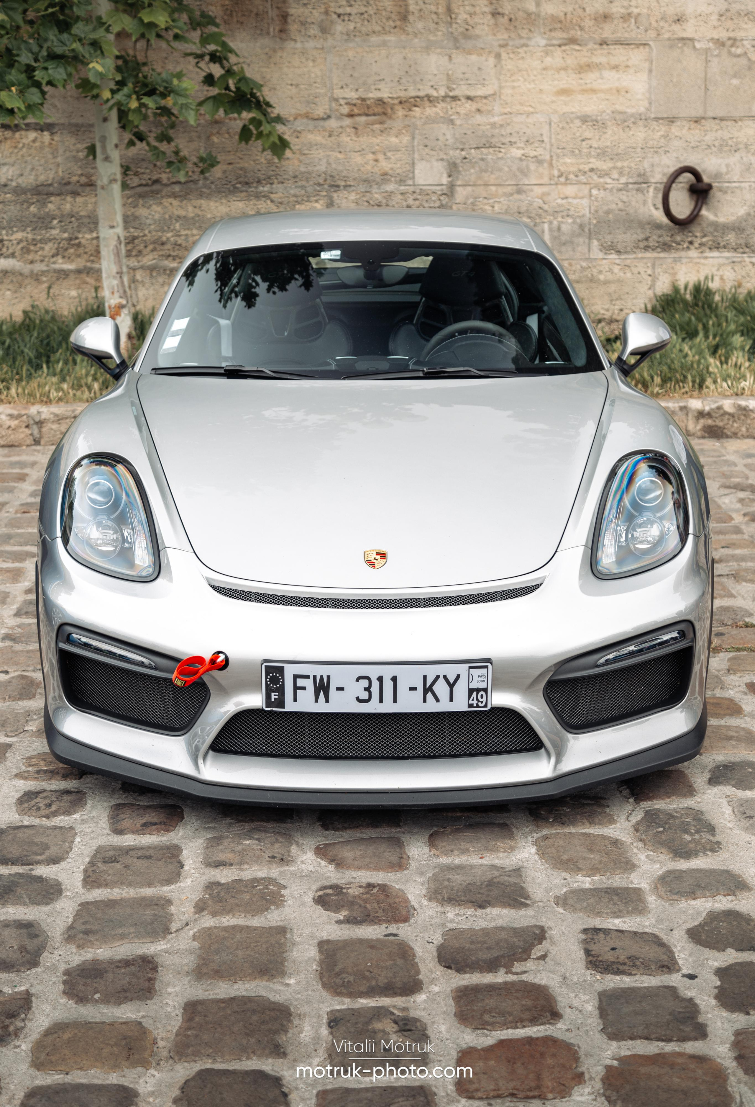 Bateaux Mouches 8 mai. Photographe de voitures à Paris — Vitalii Motruk