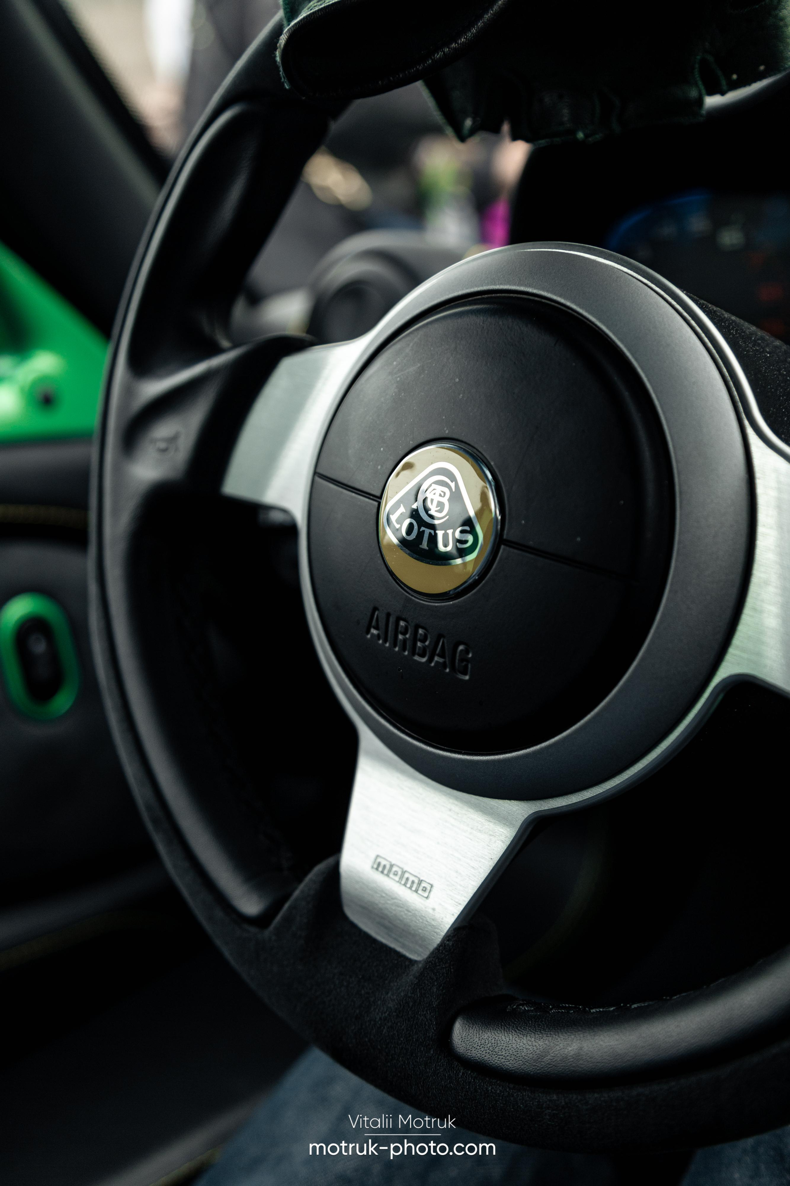 Bateaux Mouches 8 mai. Photographe de voitures à Paris — Vitalii Motruk