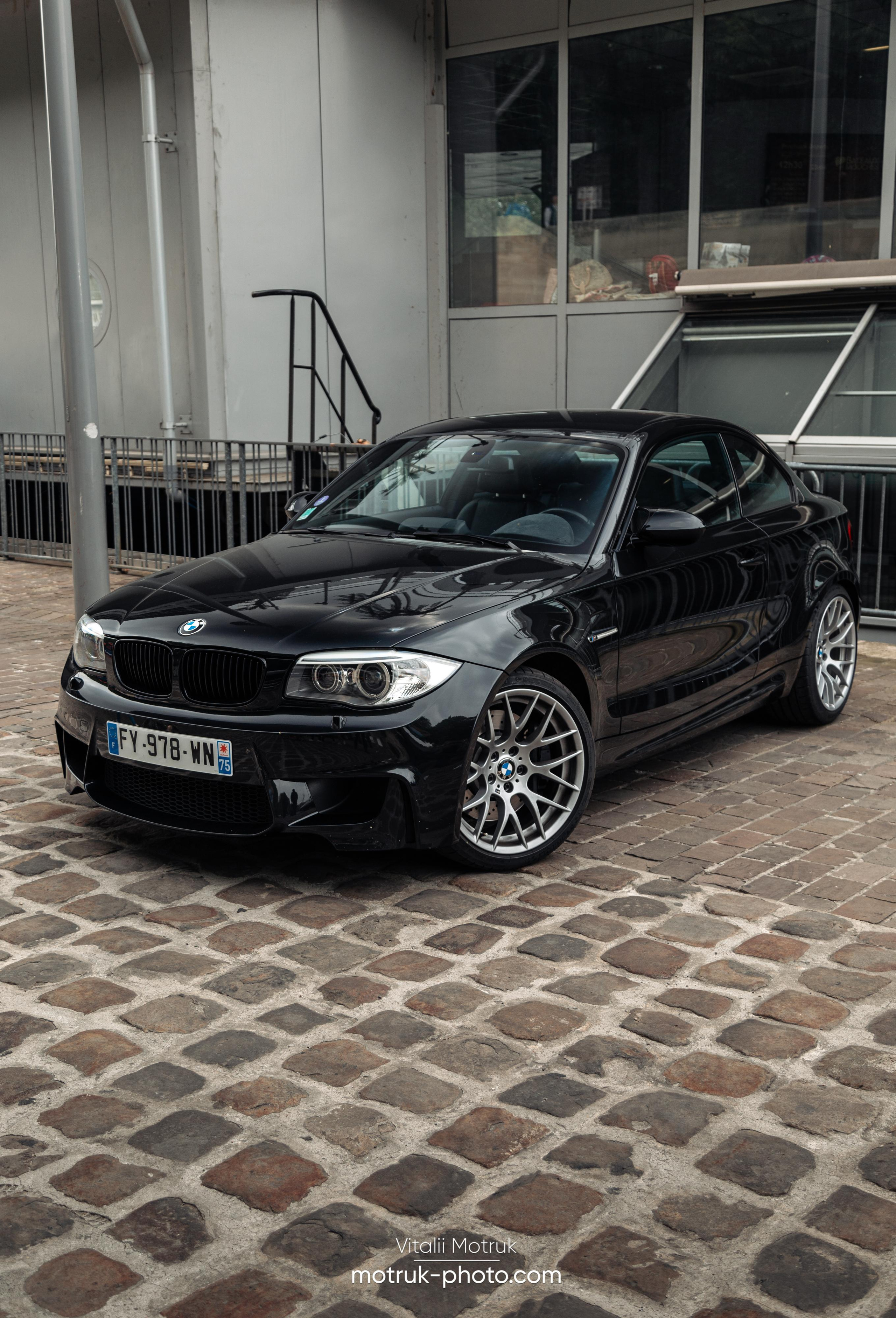 Bateaux Mouches 8 mai. Photographe de voitures à Paris — Vitalii Motruk