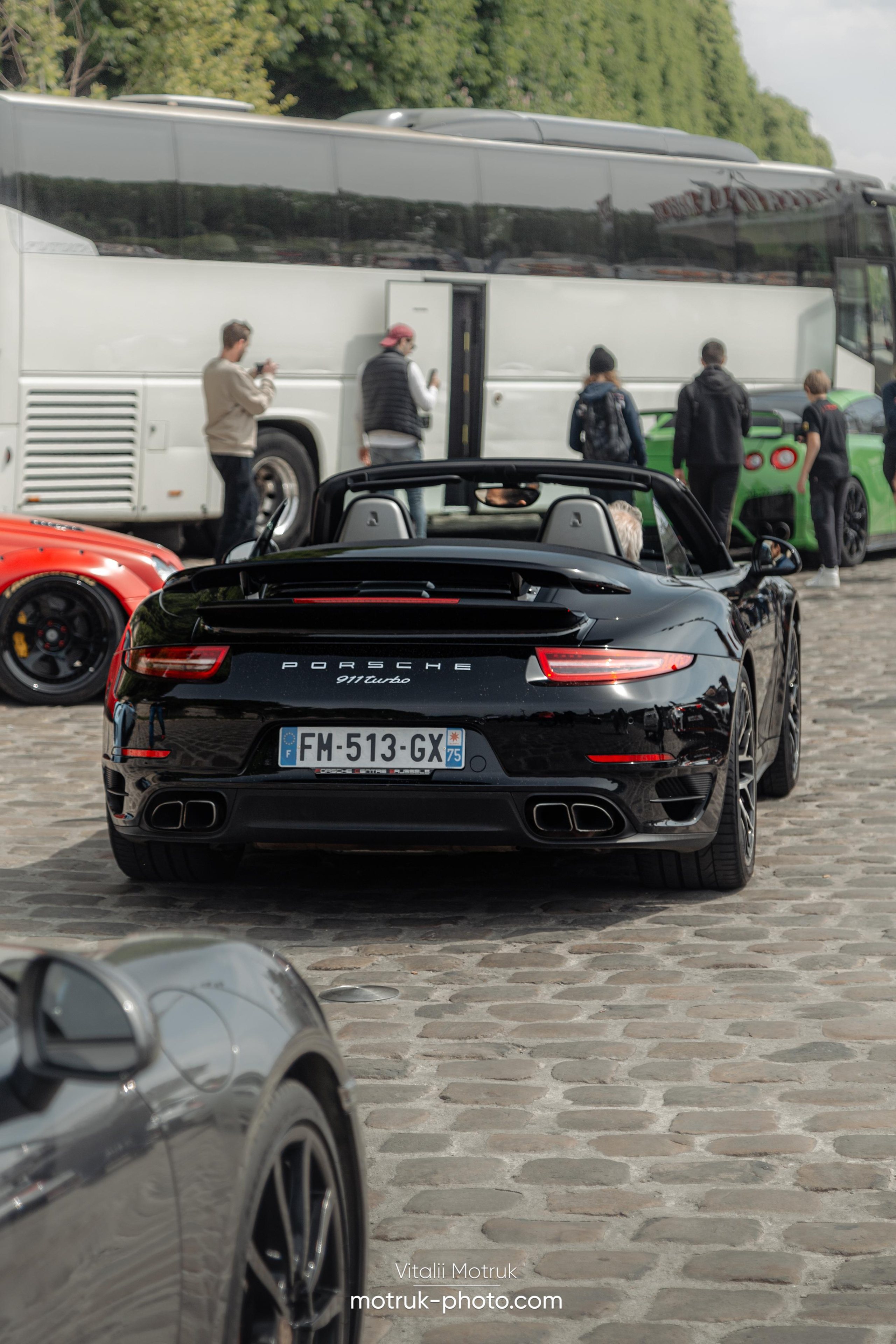 Bateaux Mouches 1 mai. Photographe de voitures à Paris — Vitalii Motruk