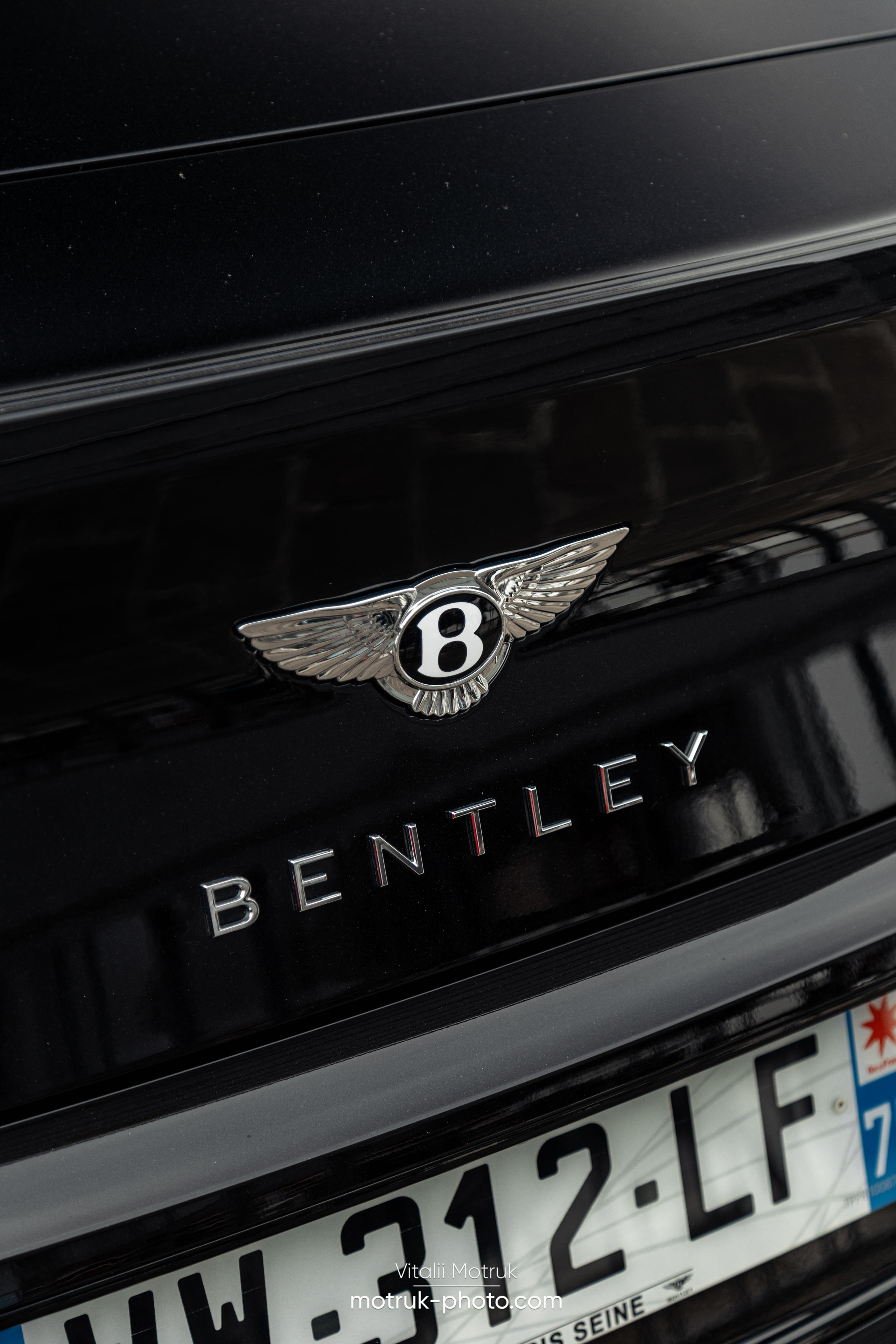 Bateaux Mouches 8 mai. Photographe de voitures à Paris — Vitalii Motruk