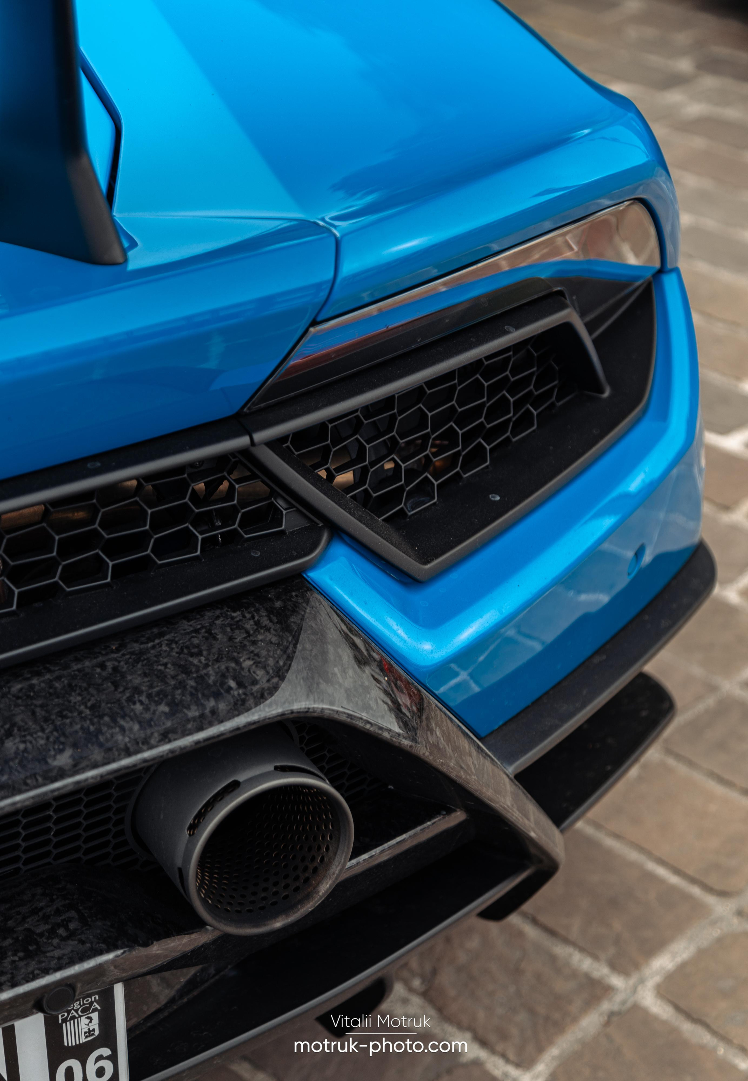 Bateaux Mouches 8 mai. Photographe de voitures à Paris — Vitalii Motruk