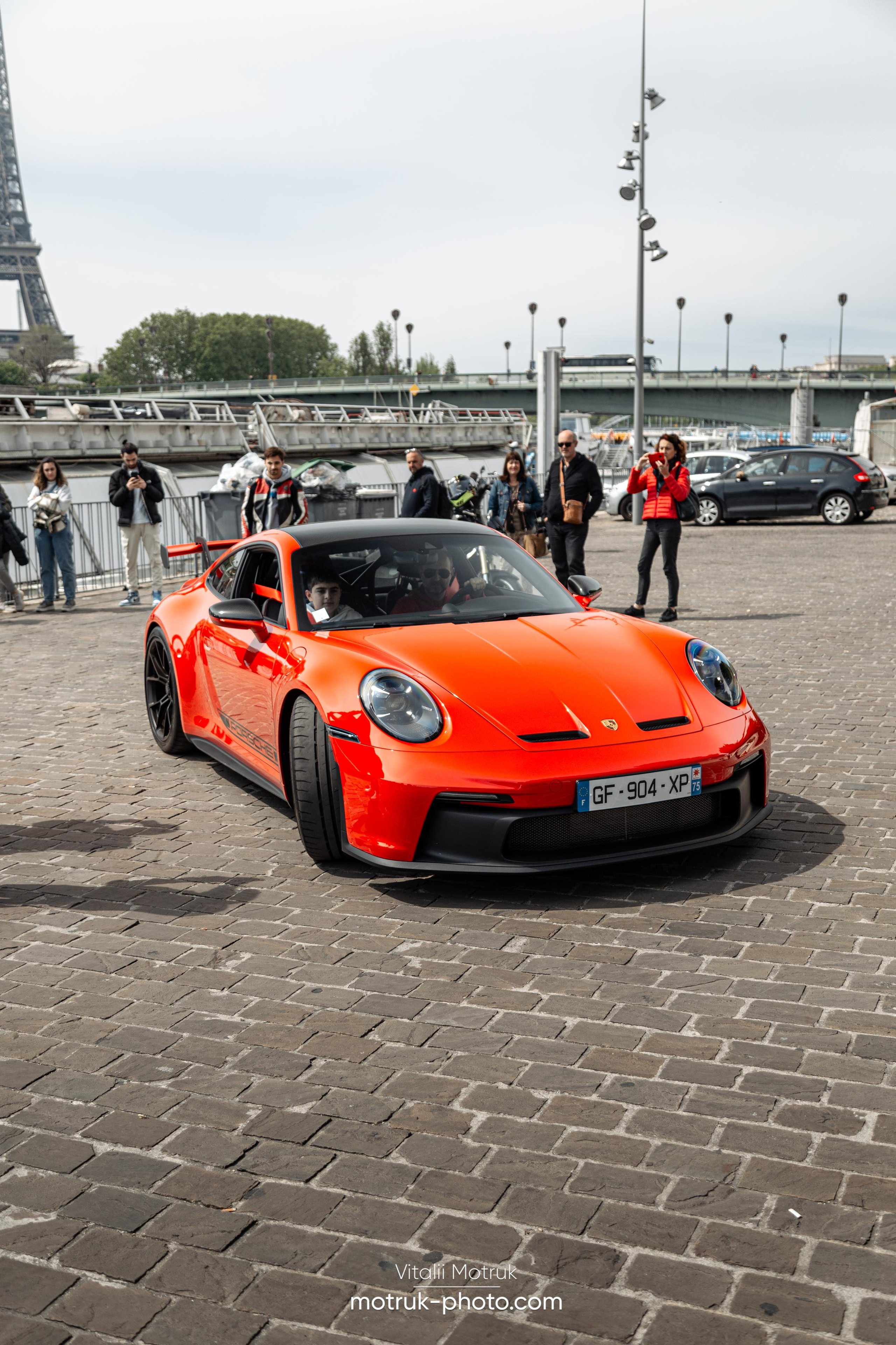 Bateaux Mouches 1 mai. Photographe de voitures à Paris — Vitalii Motruk