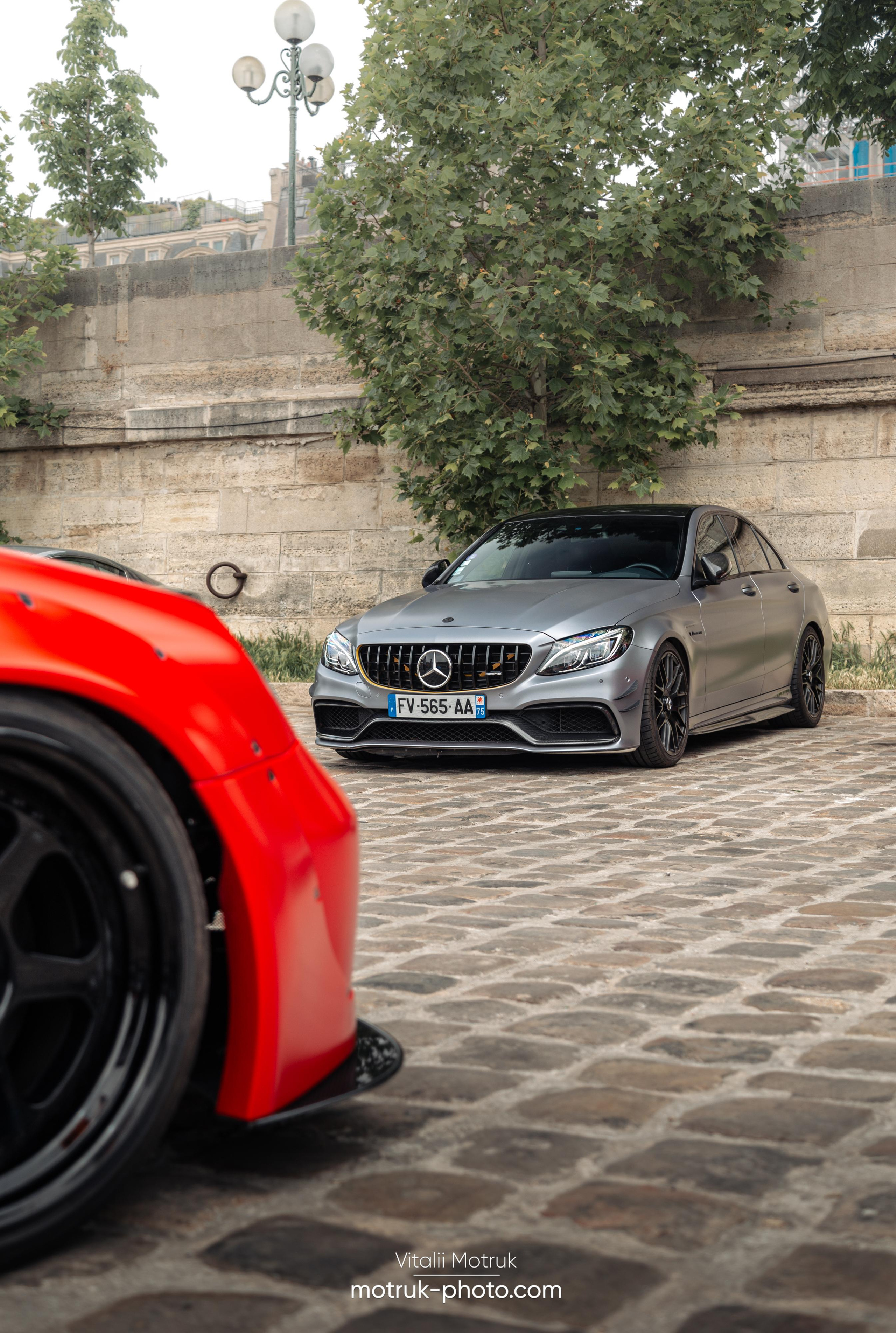 Bateaux Mouches 8 mai. Photographe de voitures à Paris — Vitalii Motruk