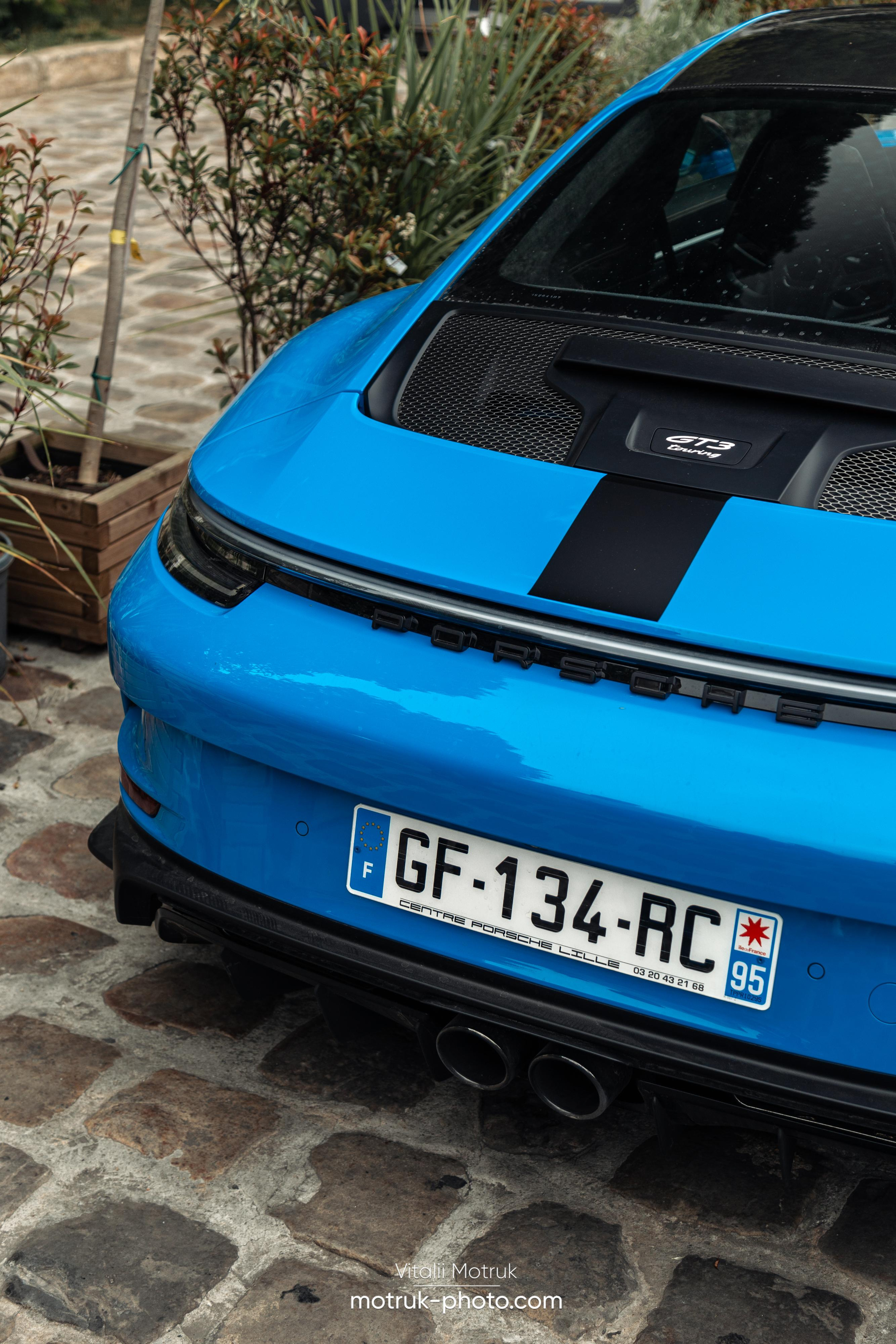 Bateaux Mouches 8 mai. Photographe de voitures à Paris — Vitalii Motruk