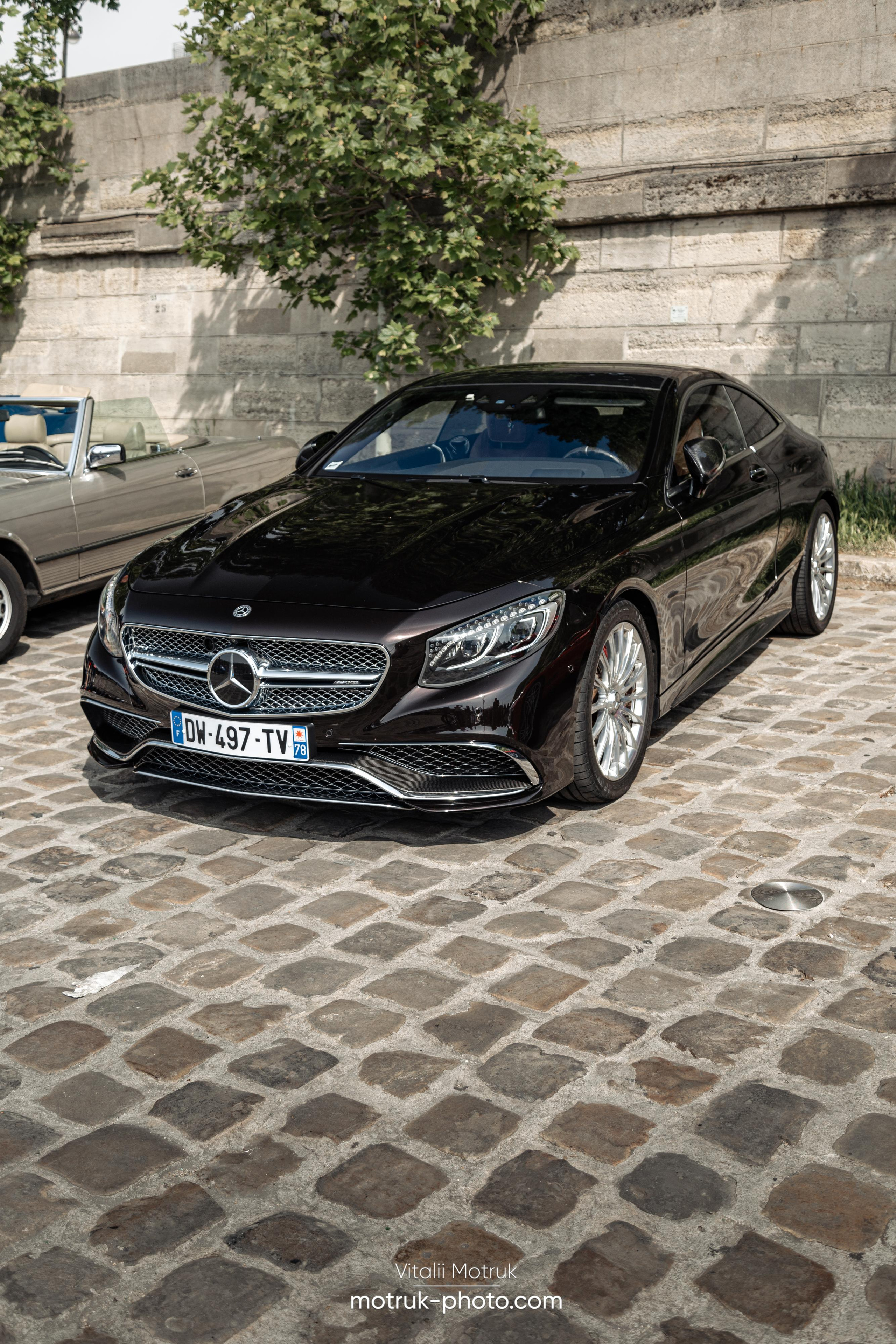 Bateaux Mouches 1 mai. Photographe de voitures à Paris — Vitalii Motruk
