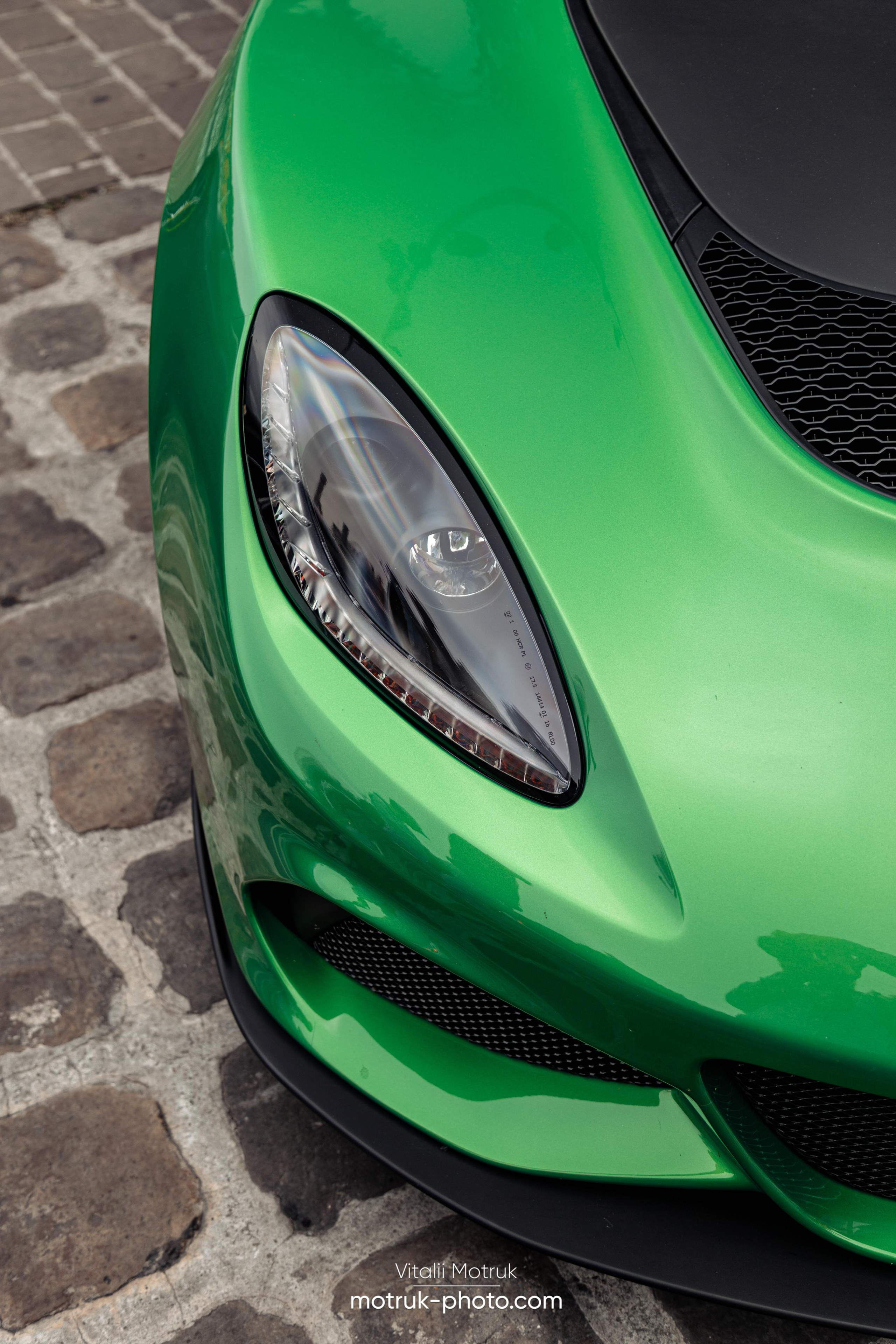 Bateaux Mouches 8 mai. Photographe de voitures à Paris — Vitalii Motruk